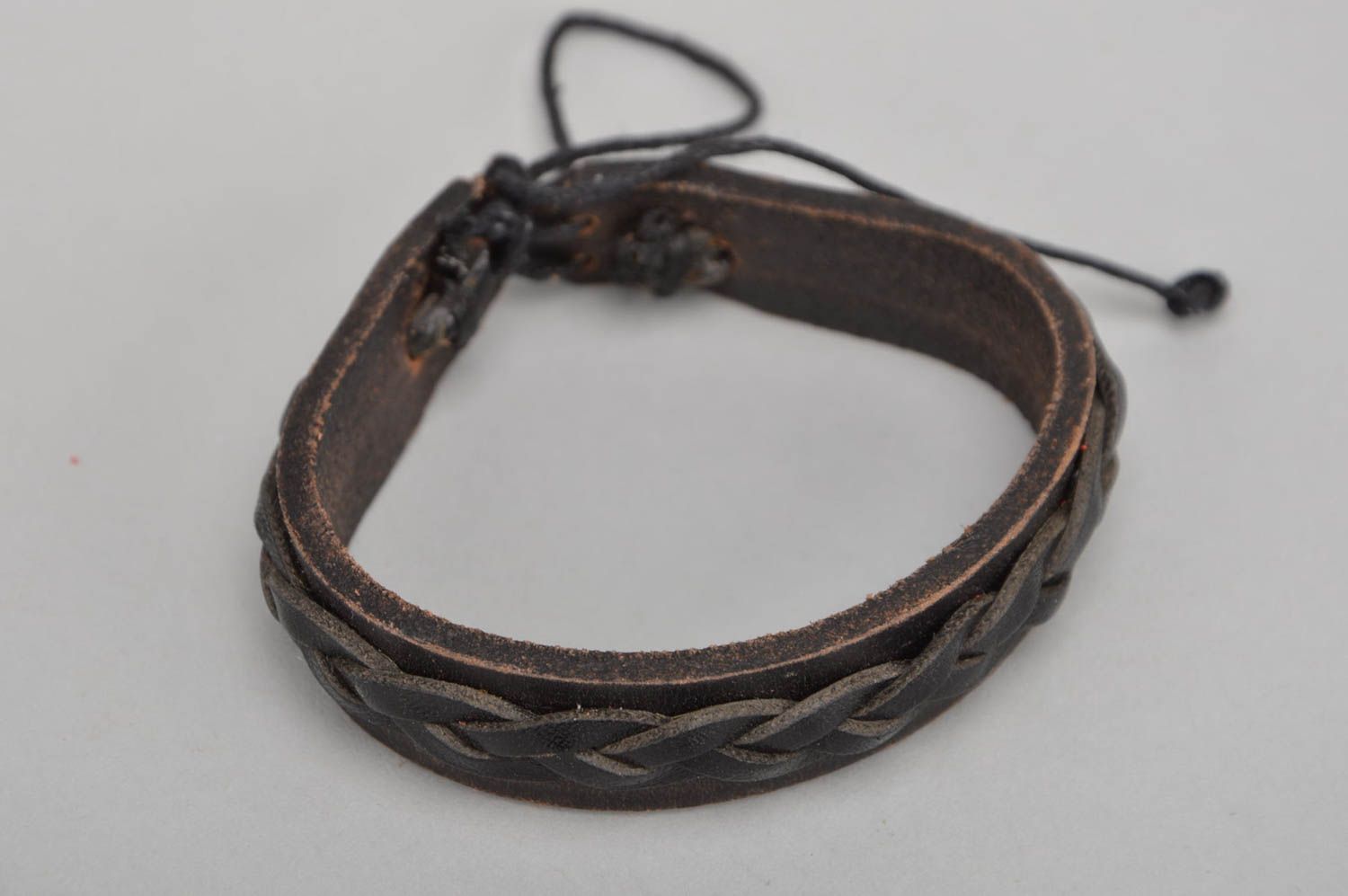 Handmade laconic black genuine leather thin wrist bracelet unisex accessory photo 3