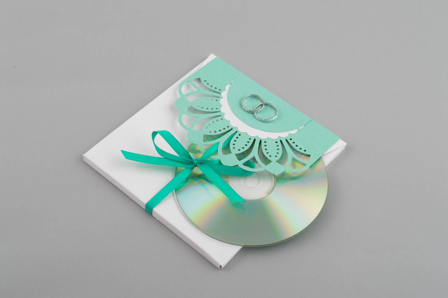 Handmade CD Papierhülle kreatives Geschenk Design Verpackung mit Schleife türkis foto 5