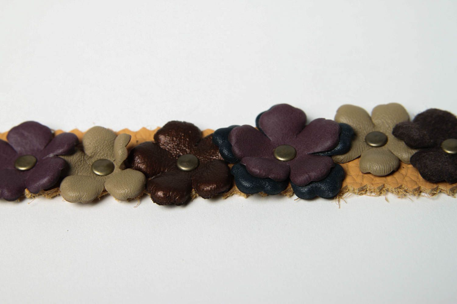 Bracelet cuir Bijou fait main large fleurs design Accessoire en cuir original photo 4