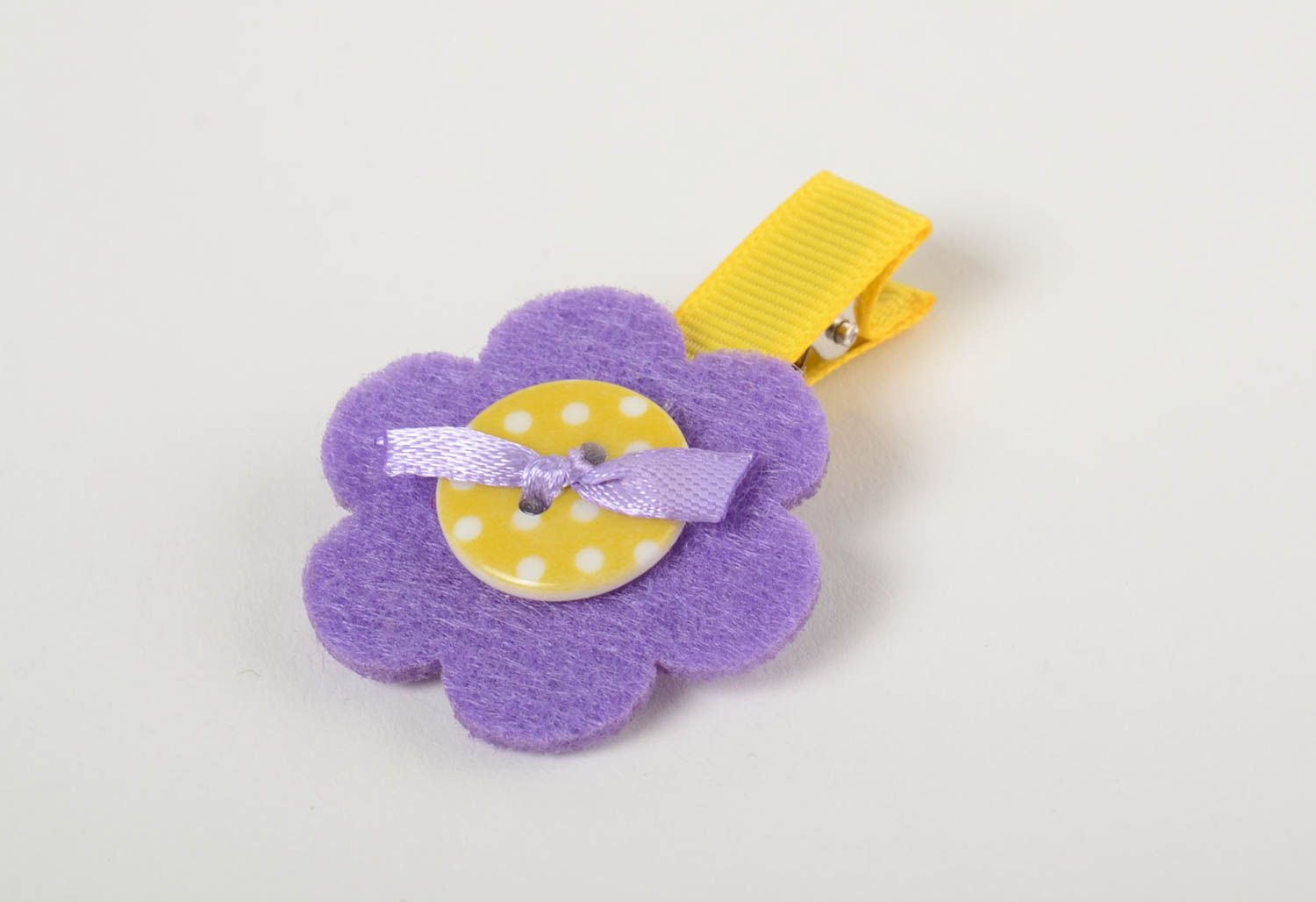Фиолетовая заколка для волос из репсовой ленты и флиса детская ручной работы фото 2