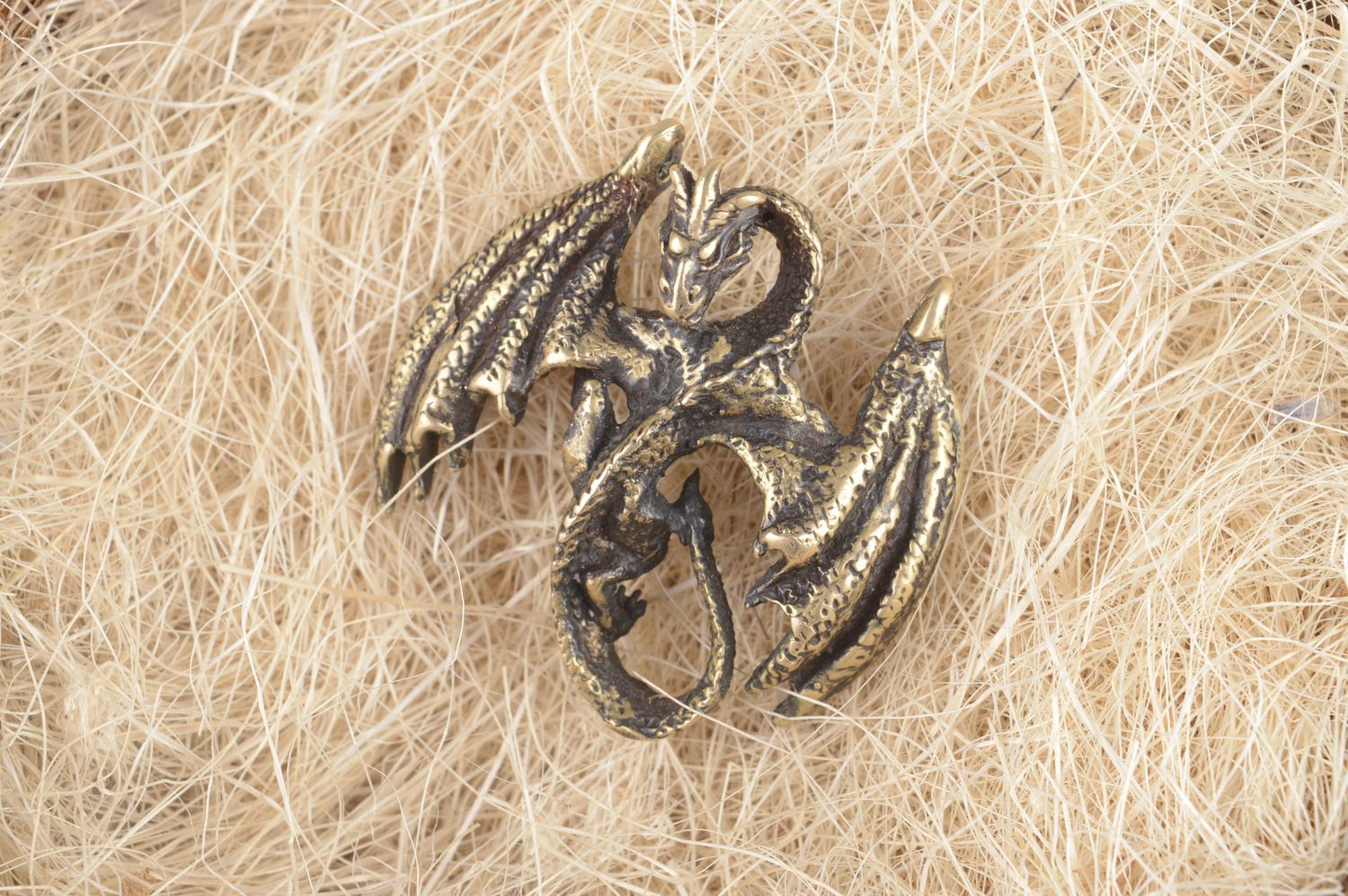 Украшение из бронзы украшение ручной работы кулон на шею авторский кулон дракон фото 1
