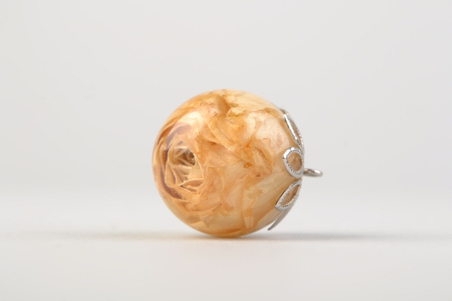 Handmade botanical pendant with rose coated with epoxy in the shape of transparent ball photo 3