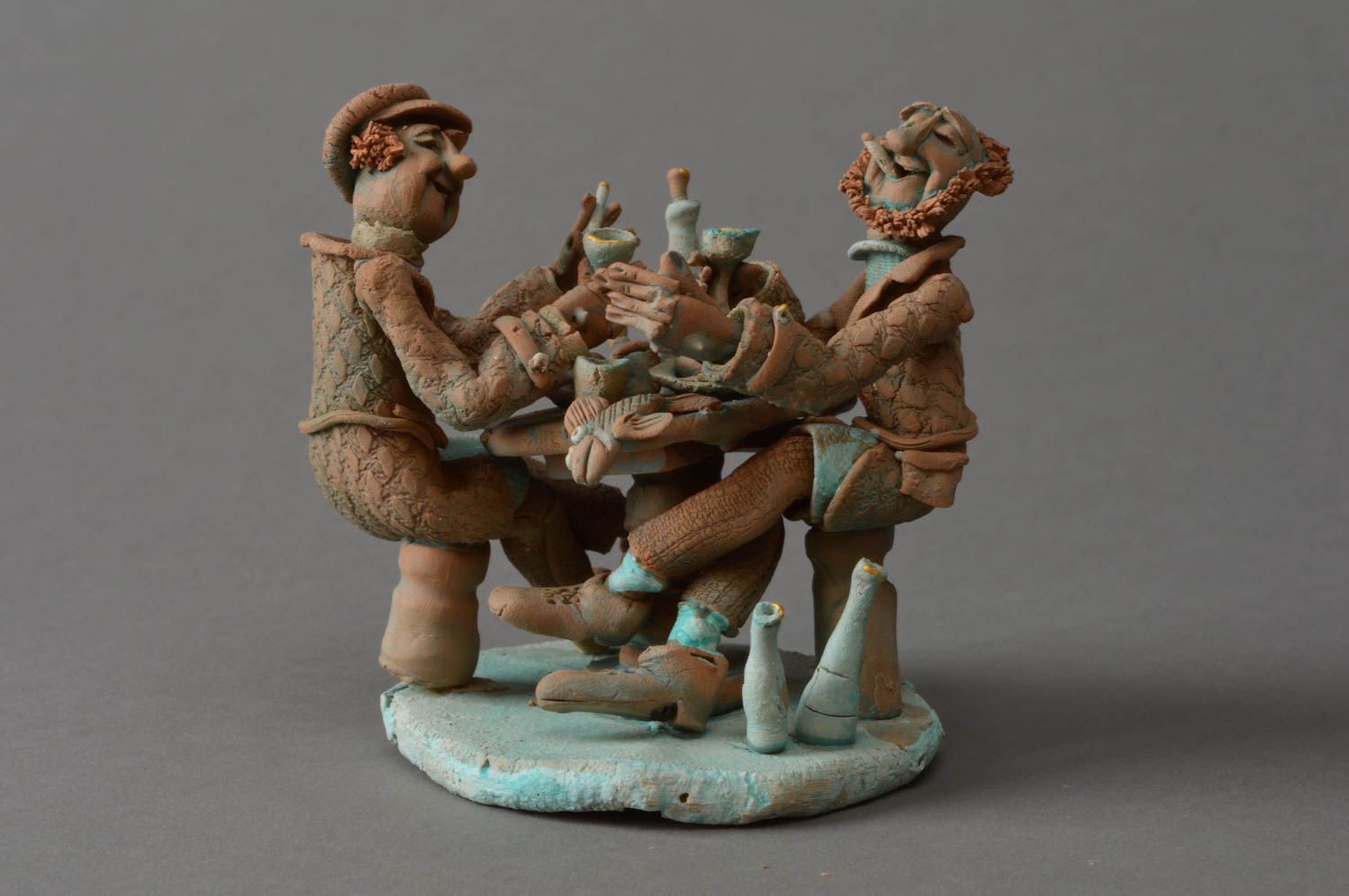 Красивая глиняная статуэтка забавная миниатюра ручной работы Встреча друзей фото 1