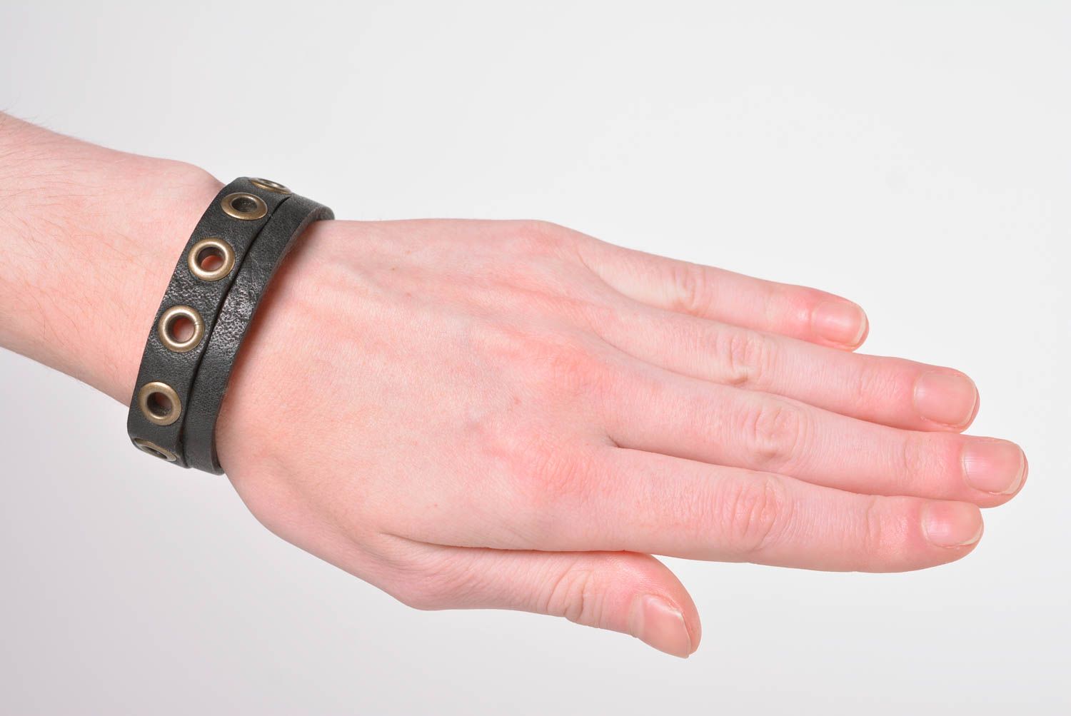 Schmuck Armband handgeschaffen Designer Accessoire schönes Accessoire für Frauen foto 2