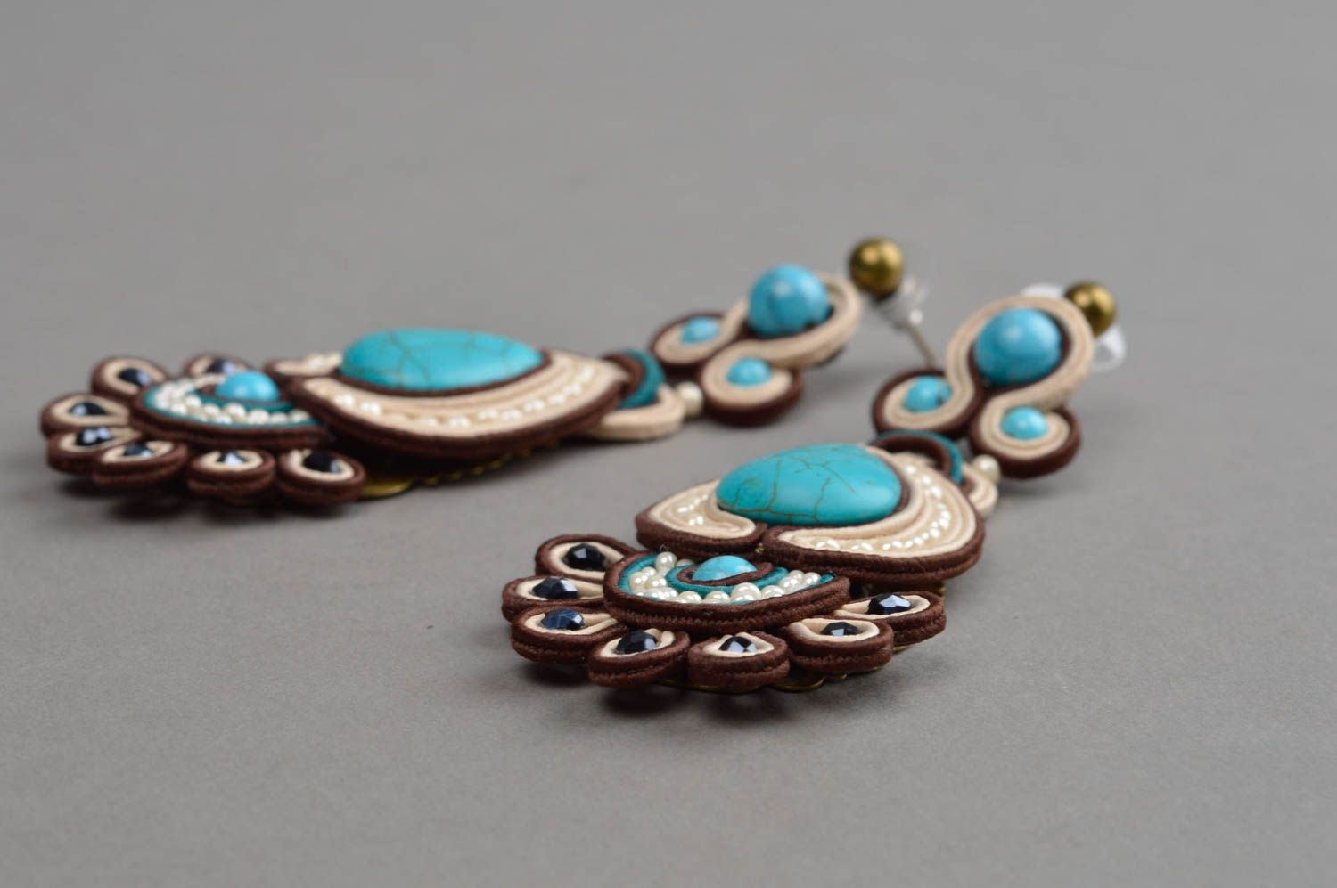 Orecchini di perle fatti a mano lunghi accessorio originale bello da donna
 foto 3