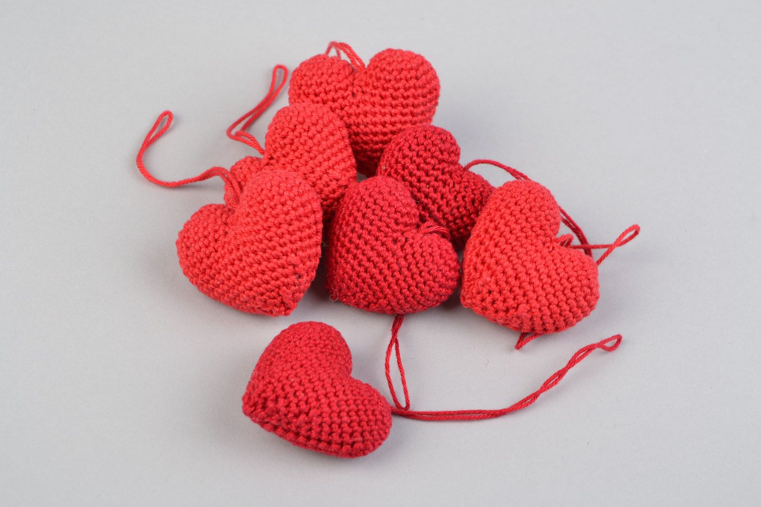 Set of 7 handmade decorative wall hanging hearts crocheted of red cotton threads photo 5