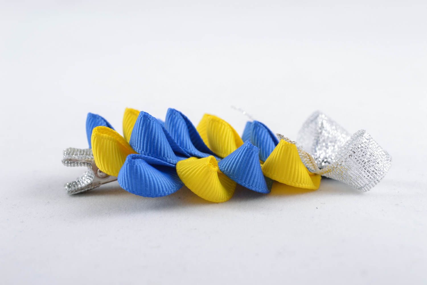 Hair clip made of rep ribbons photo 2