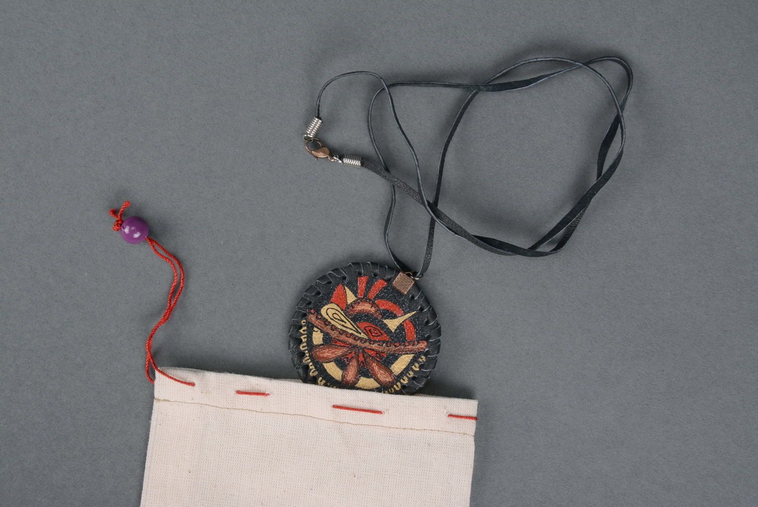 Pendant made of leather in ethnic style photo 3
