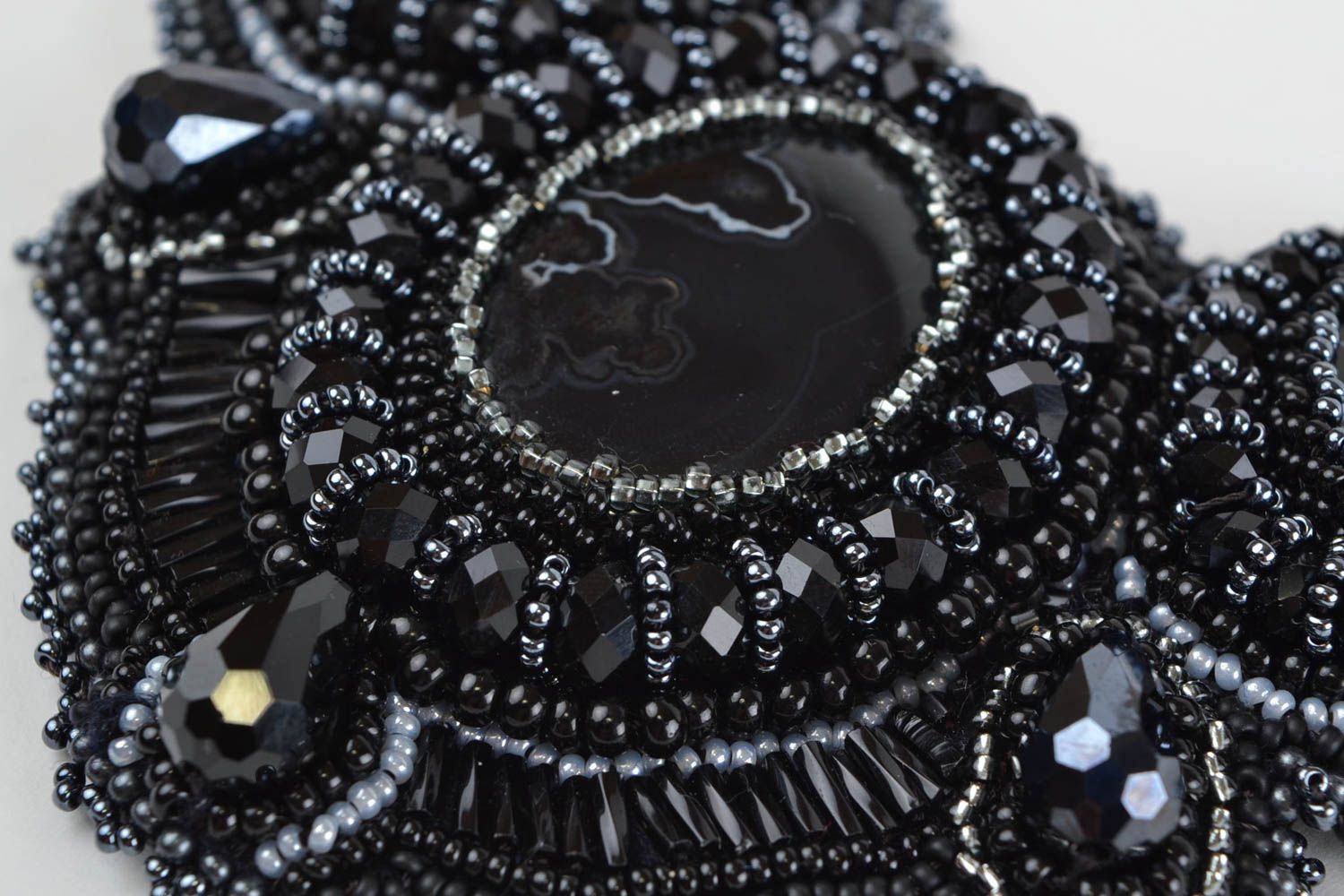 Gros collier en perles de rocaille cuir pierres naturelles noir fait main photo 3