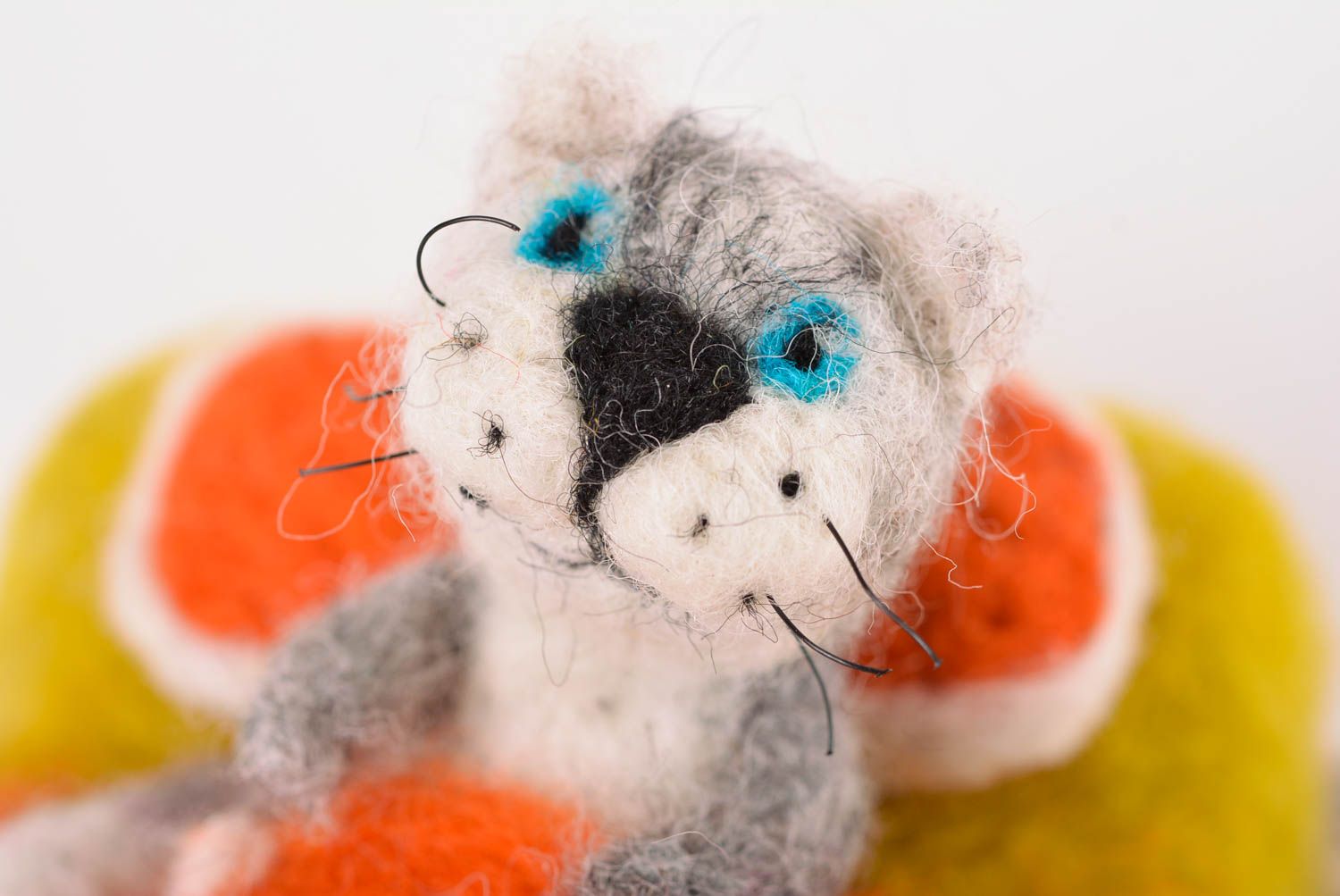 Figurines chats faites main Peluches miniatures Déco maison laine feutrée photo 5