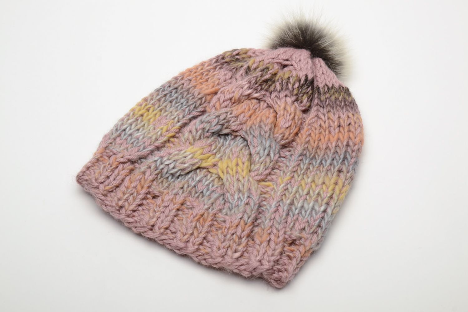 Chapeau tricoté en laine avec pompon fait main photo 3
