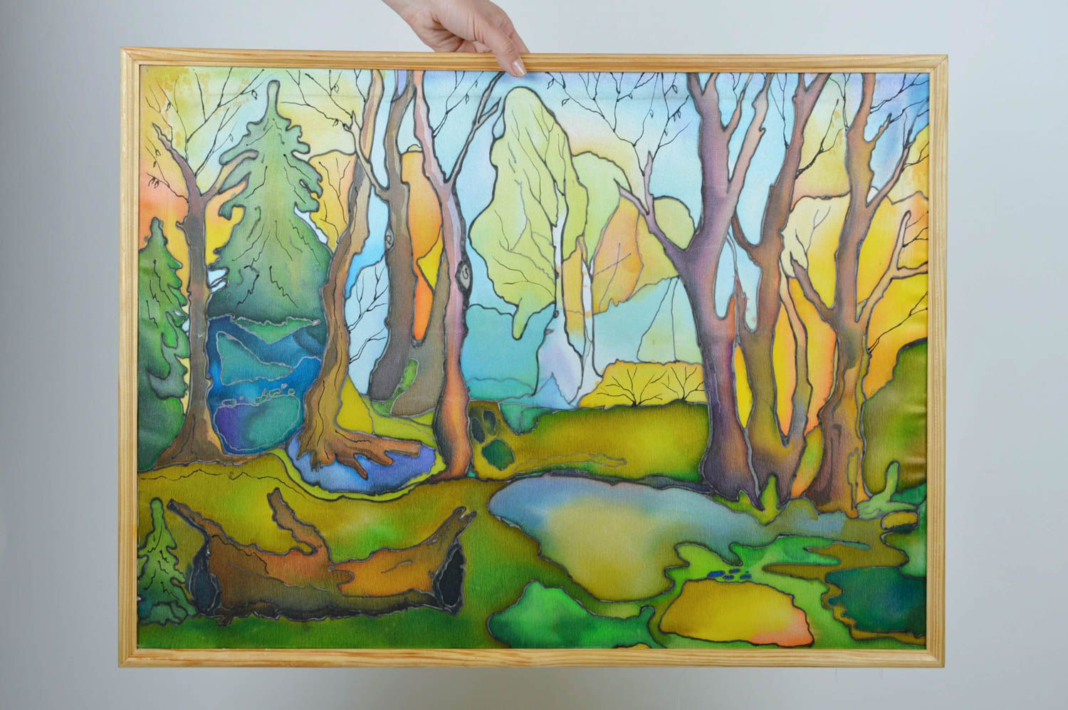 Картина в технике холодный батик тканевая ручной работы авторская Озеро в лесу фото 3