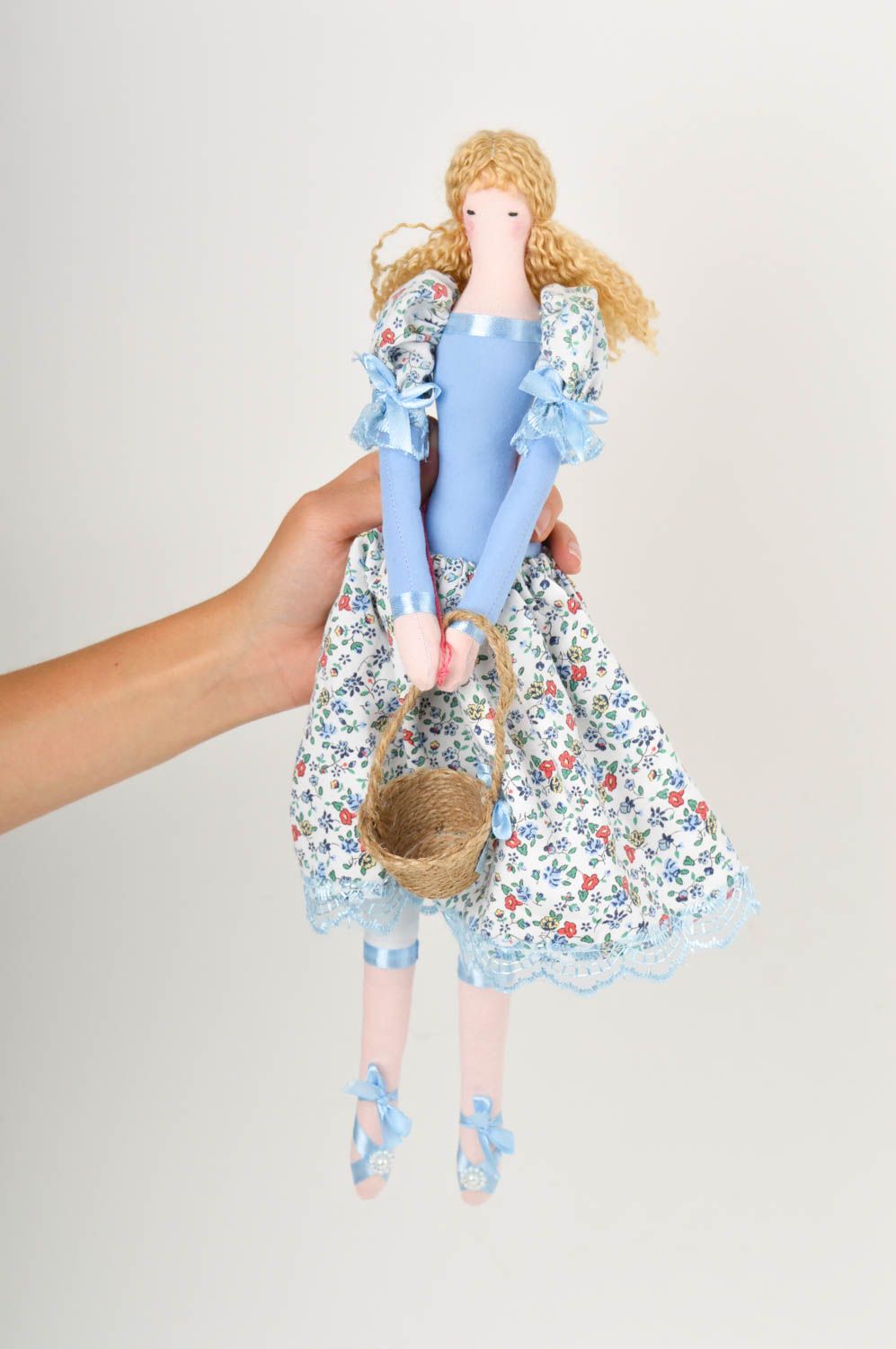Кукла ручной работы кукла из ткани декоративная авторская кукла кудрявая фото 2