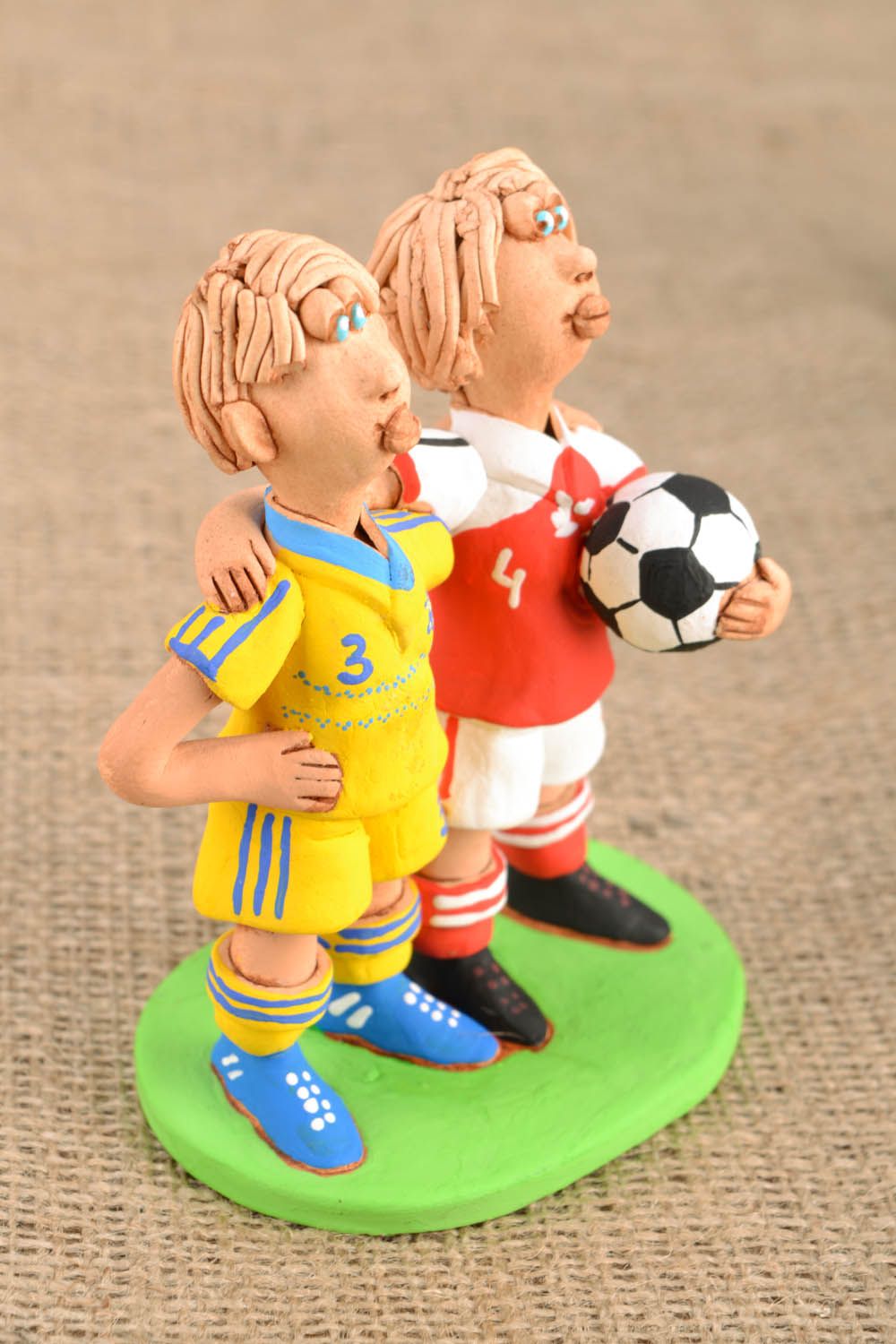 Оригинальная статуэтка Два футболиста фото 1