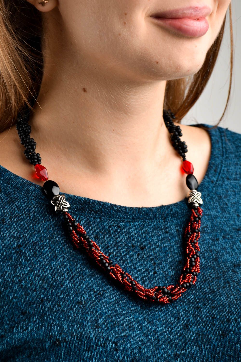 Collier perles rocaille Bijou fait main Accessoires femme design noir rouge photo 1