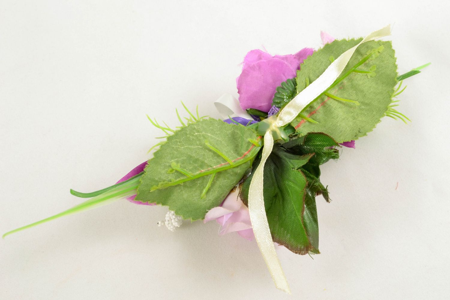 Fleurs artificielles faites main pour panier de Pâques boutonnière photo 5