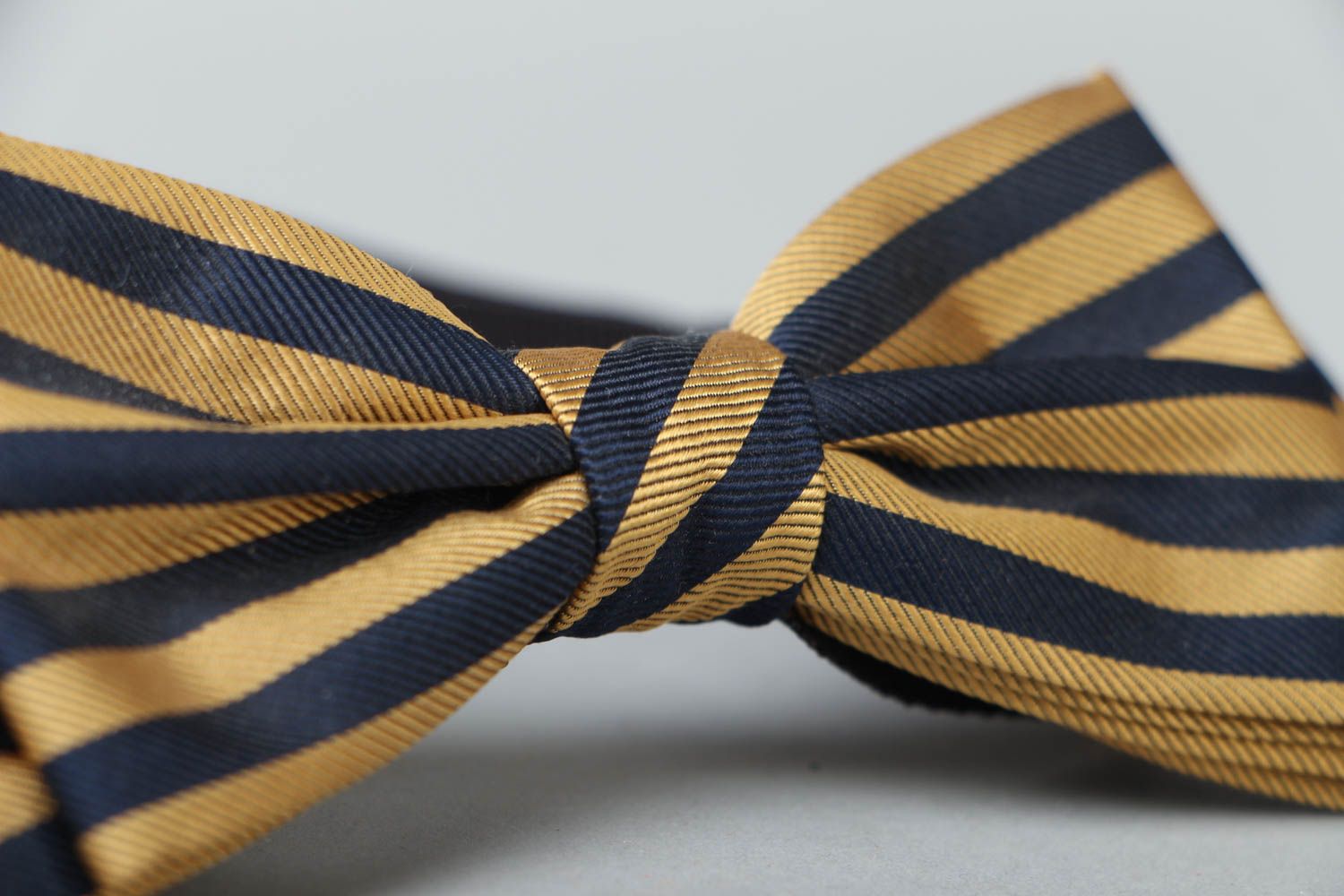 Striped bow tie photo 3