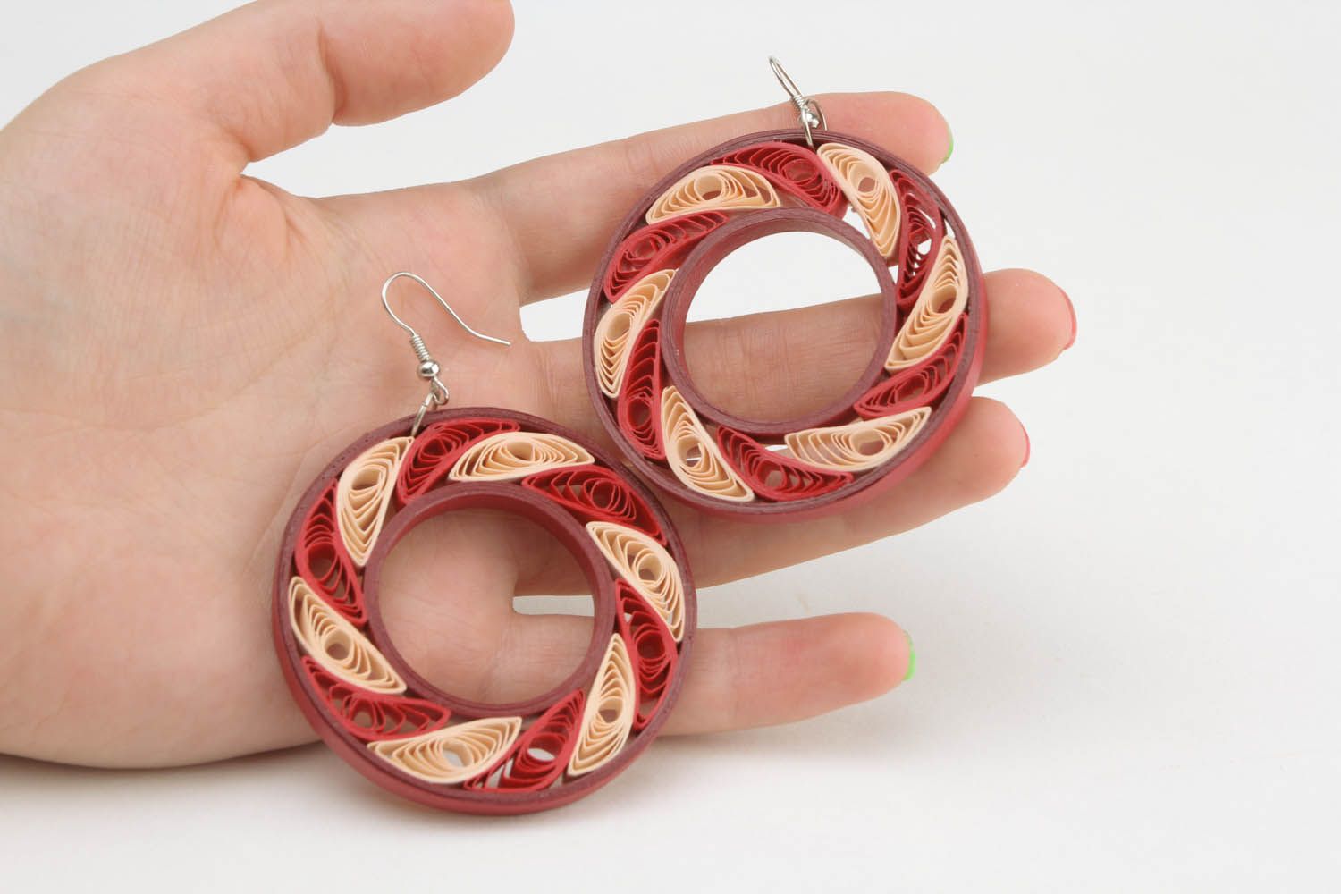 Claret paper round earrings photo 2