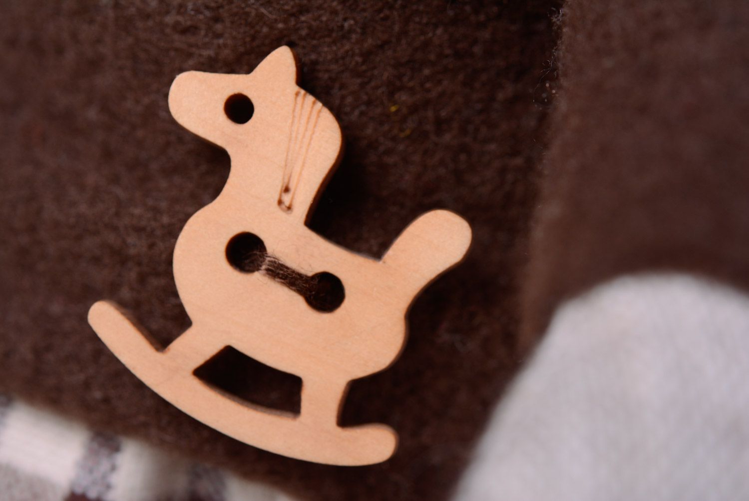 Мягкая игрушка ручной работы заяц в клетчатом костюме из льна хлопка и флиса фото 5