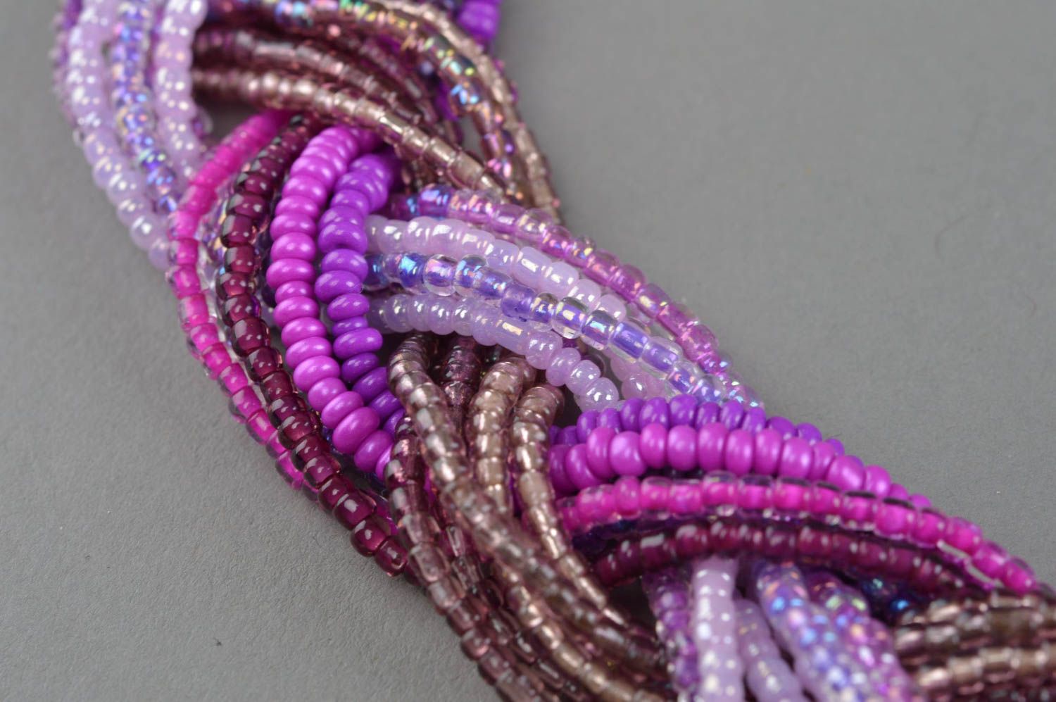 Плетеное ожерелье из бисера ручной работы коса авторское красивое оригинальное фото 3