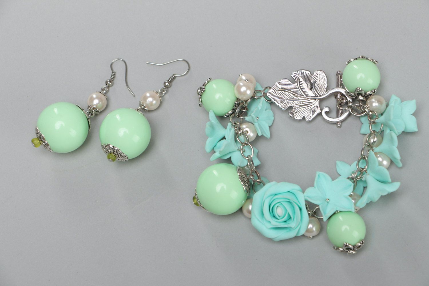Set of handmade polymer clay jewelry 2 pcs earrings and bracelet of mint color photo 2
