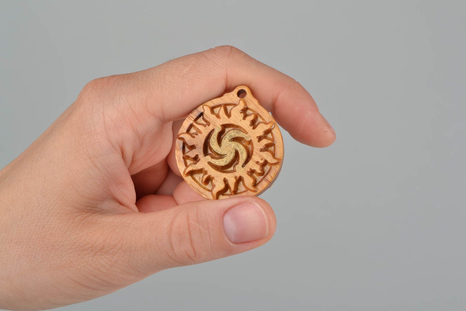 Handmade natural wood small round Slavic protective amulet pendant varnished photo 2