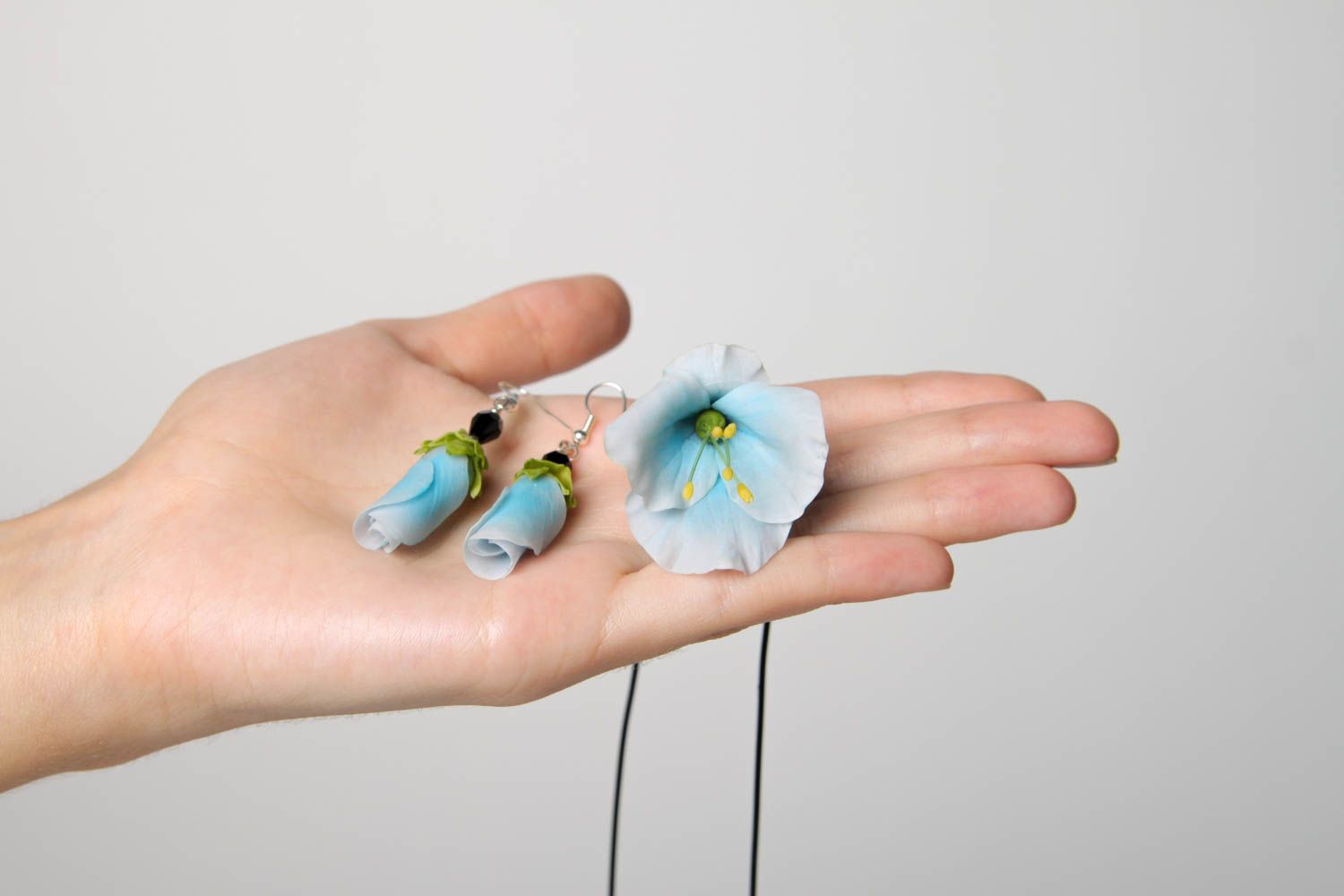 Handmade Damen Schmuck Set aus Polymerton Schmuck Ohrringe und Anhänger Blume foto 5