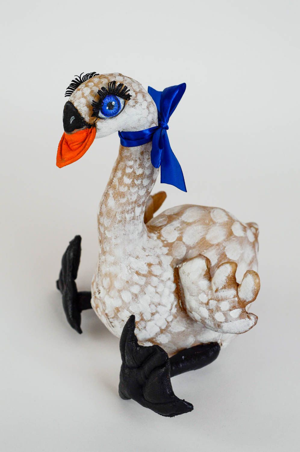 Мягкая игрушка лебедь для интерьера дома тканевая авторская с росписью хенд мейд фото 1