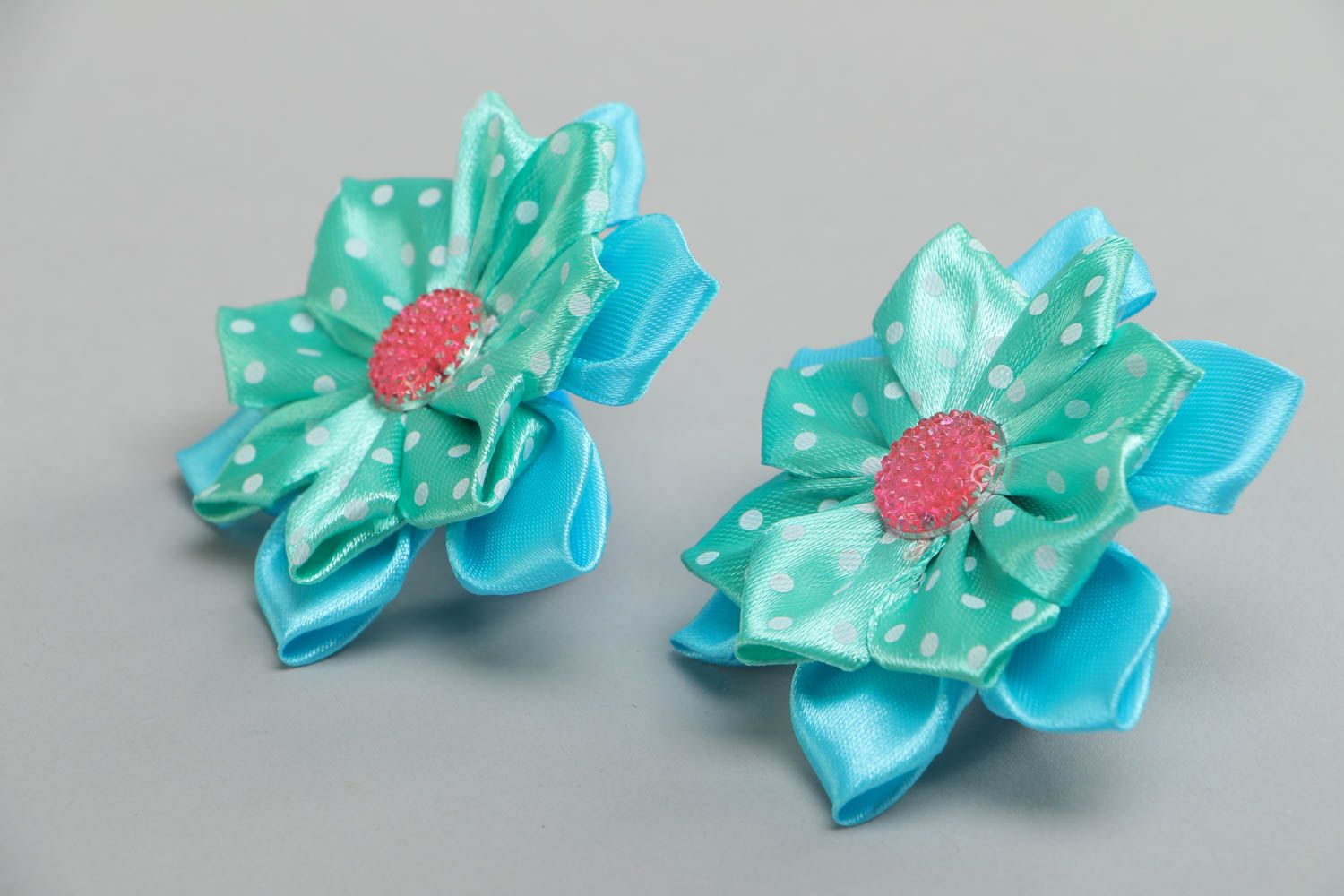 Set of handmade satin ribbons made of satin ribbons turquoise-blue flowers 2 pieces photo 2