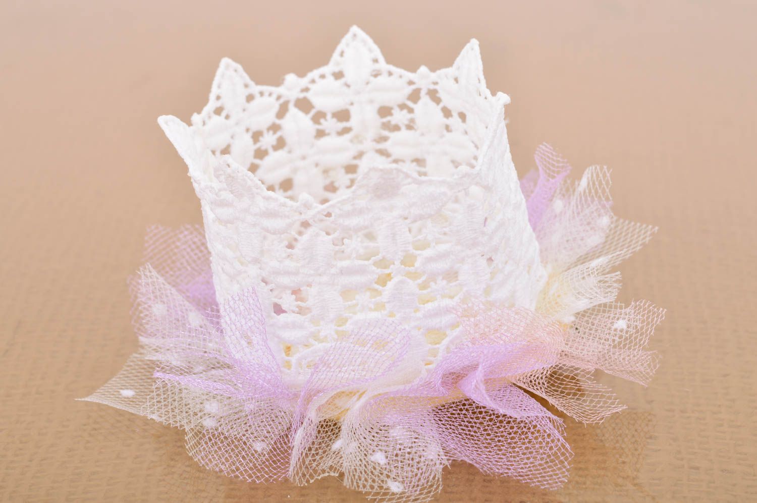 Handmade decorative volume white lacy crown hair clip with tulle for babies photo 3