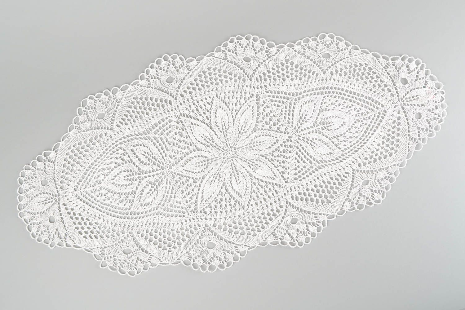 Дорожка спицами салфетка ручной работы белая кружевная красивая декор для дома фото 3
