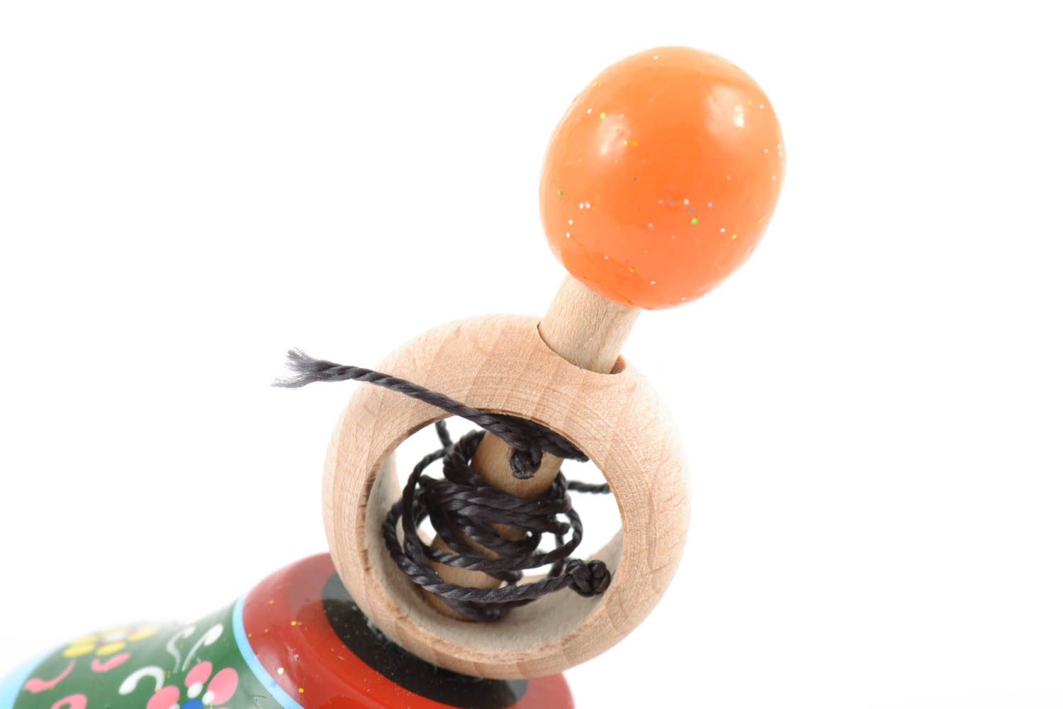 Petite toupie en bois de hêtre avec ficelle jouet original peint fait main photo 3