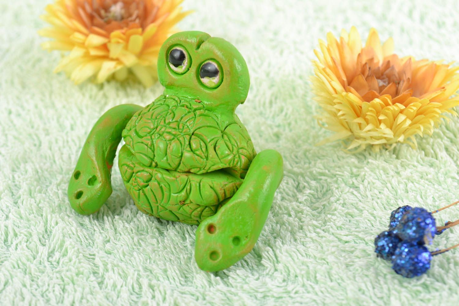 Handmade small primitive ceramic statuette painted with acrylics green frog photo 1