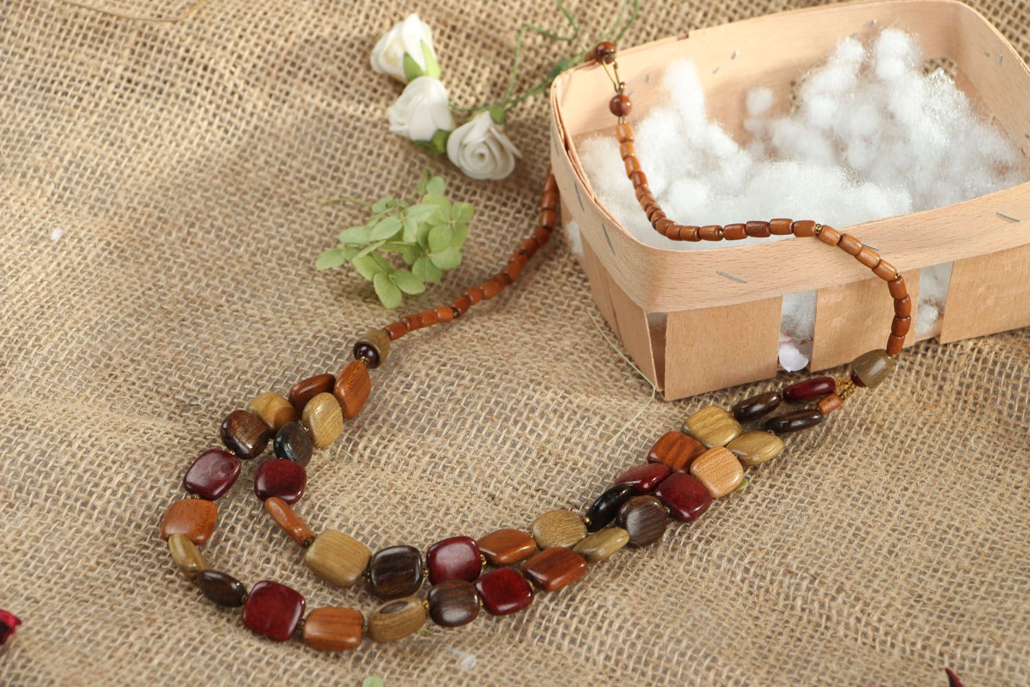 Beaded necklace in brown color photo 5
