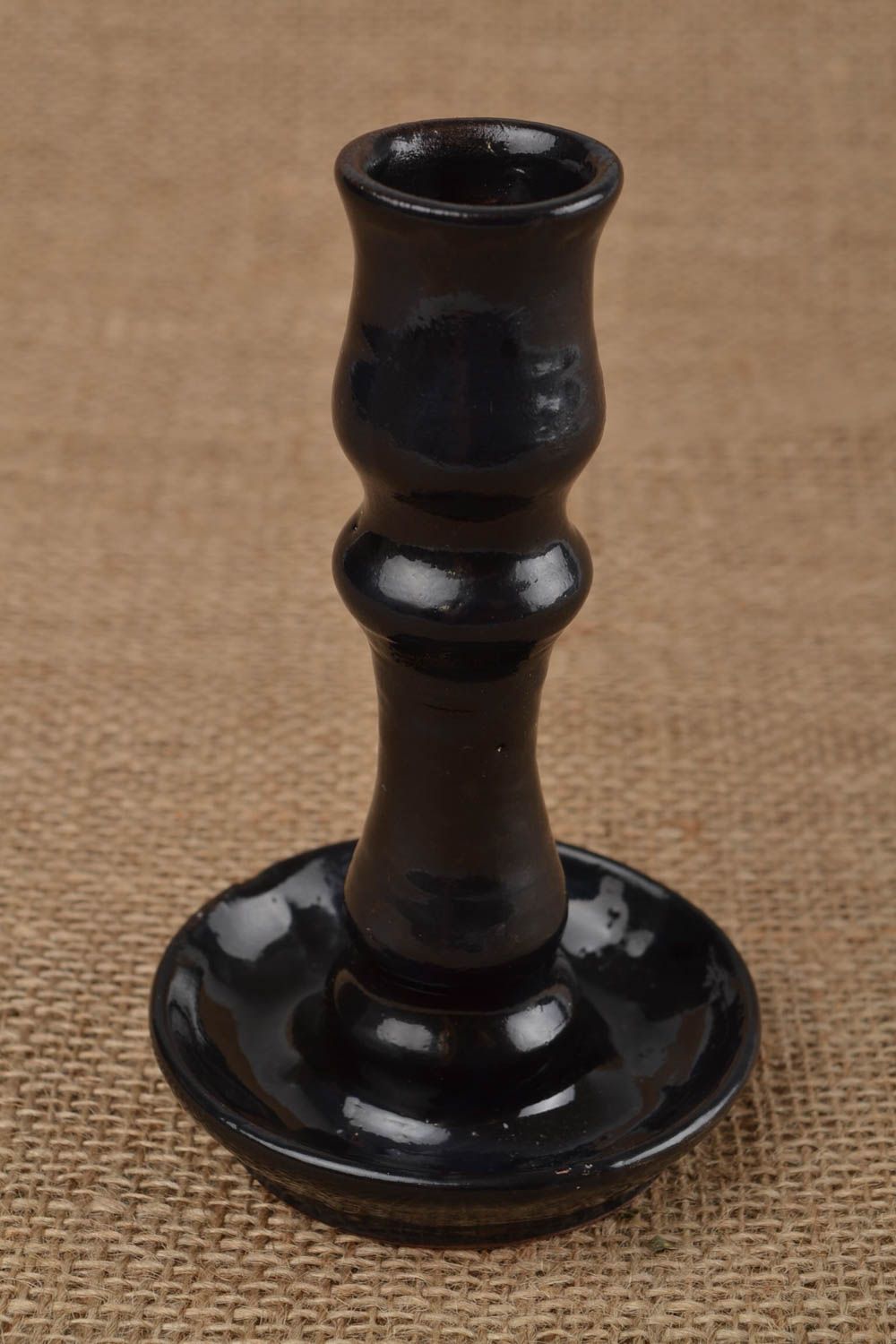 Candelero de arcilla hecho a mano cubierto con esmalte original negro foto 1