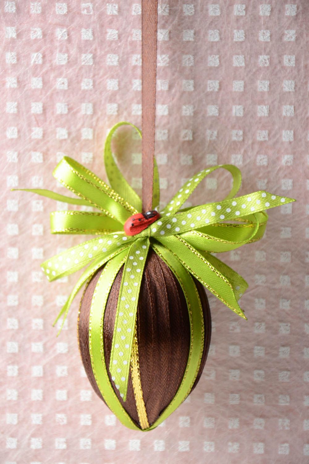 Handmade Deko zum Aufhängen Oster Ei schöne Osterdeko aus Atlasbändern foto 1