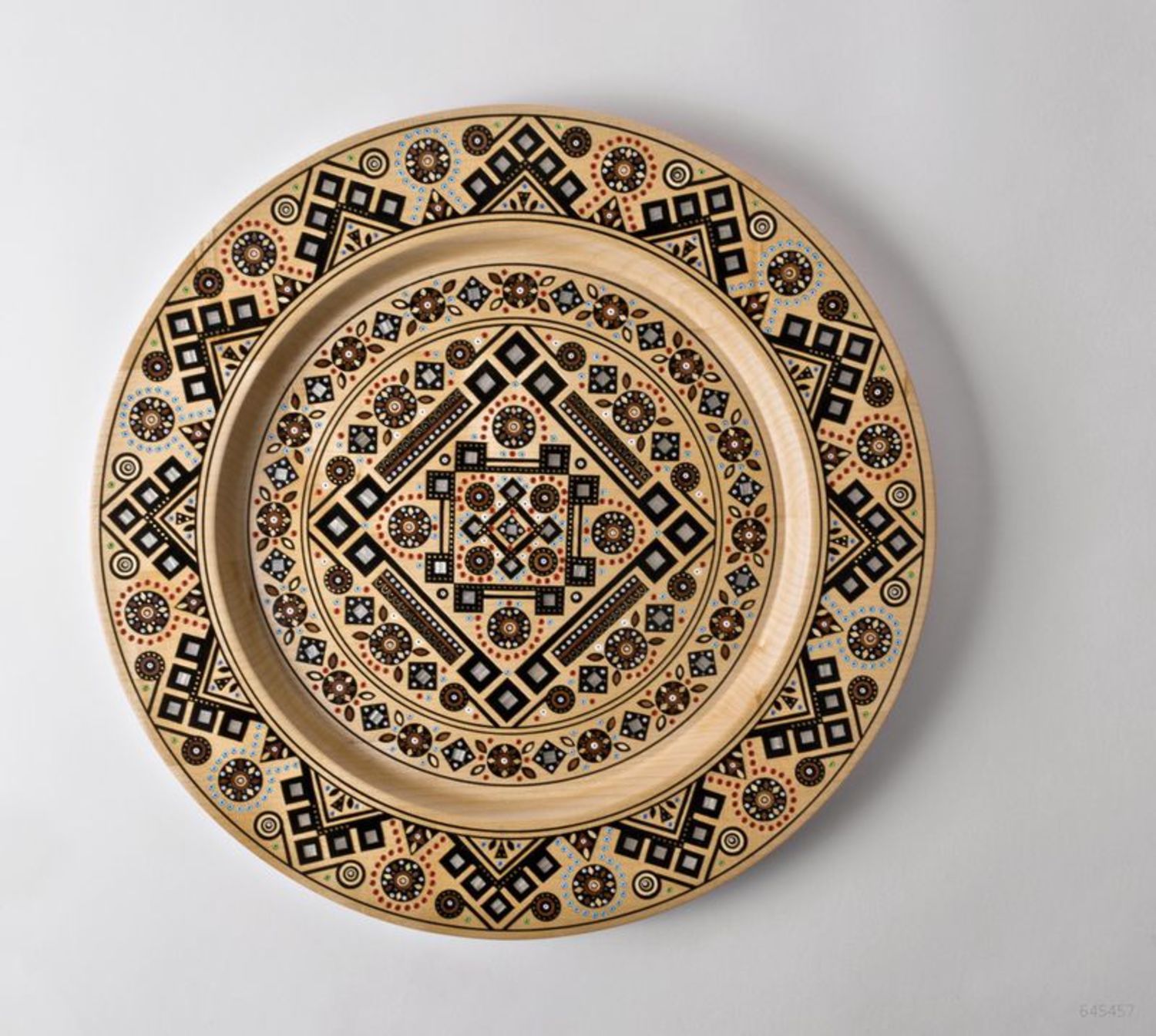 Luxurious wooden plate photo 2