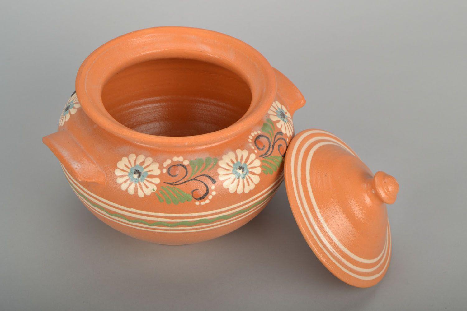 Large ceramic pot for soup photo 5