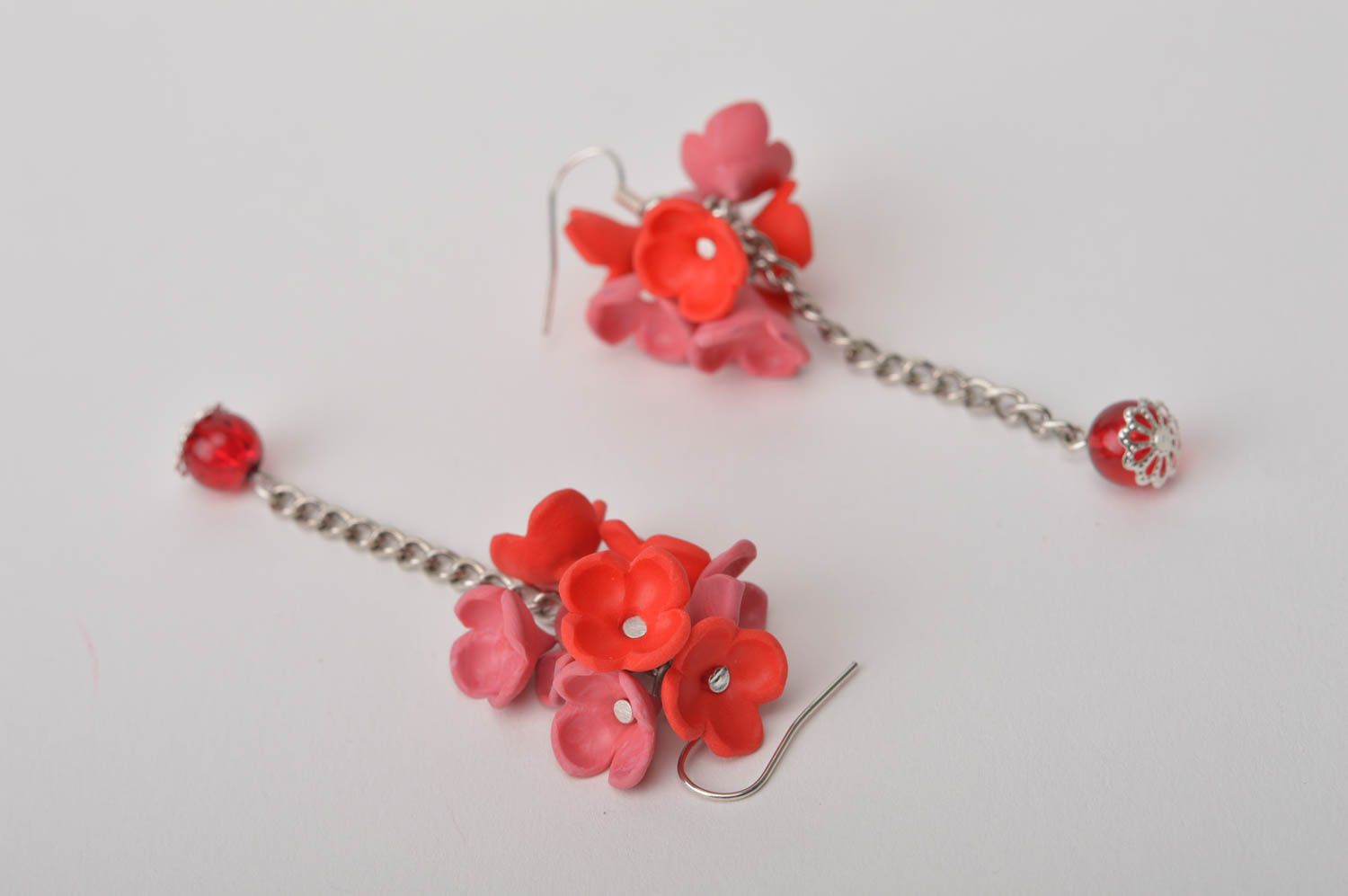 Boucles d'oreilles pendantes Bijou fait main fleurs rouges Cadeau pour femme photo 4