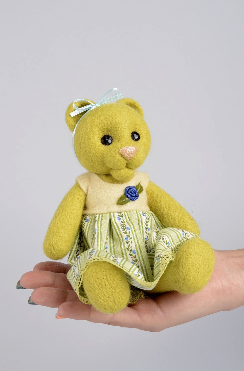 Мягкая игрушка ручной работы вяляная игрушка мишка в платье игрушка из шерсти фото 4
