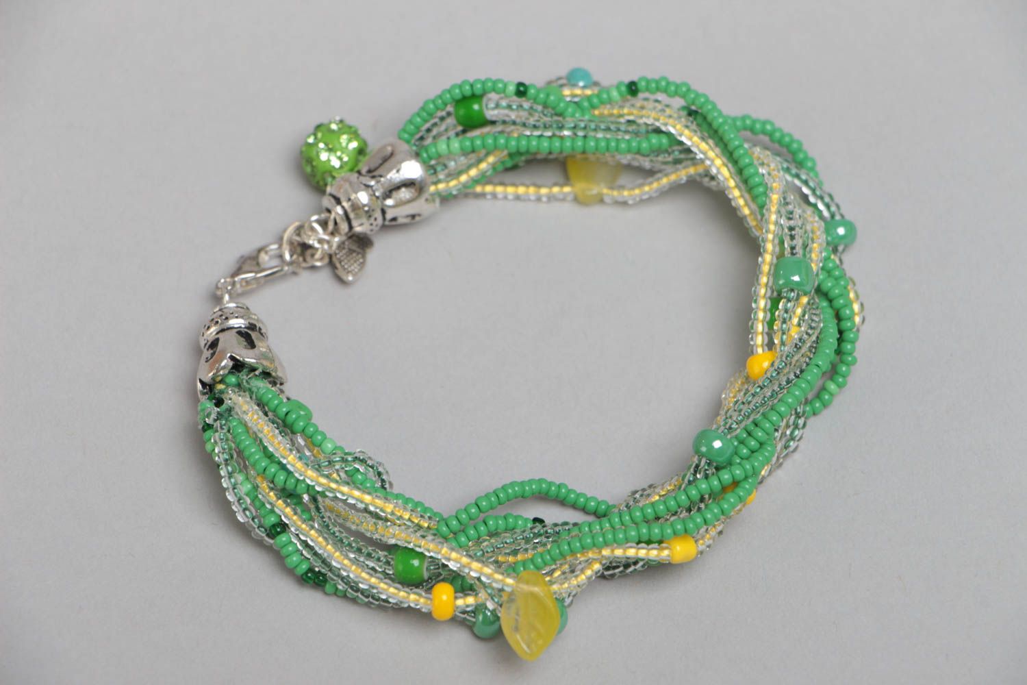 Handmade designer green and yellow beaded wrist bracelet for women photo 2