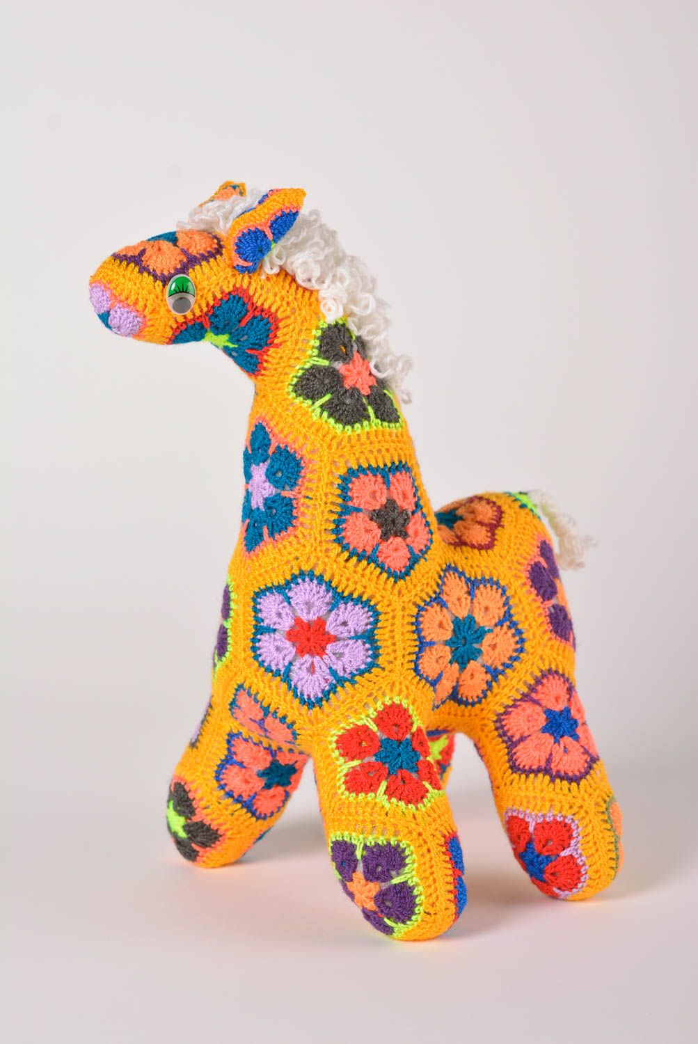 Handmade Spielzeug Giraffe Kuscheltier gehäkelt Geschenk Idee bunt gelb groß foto 1