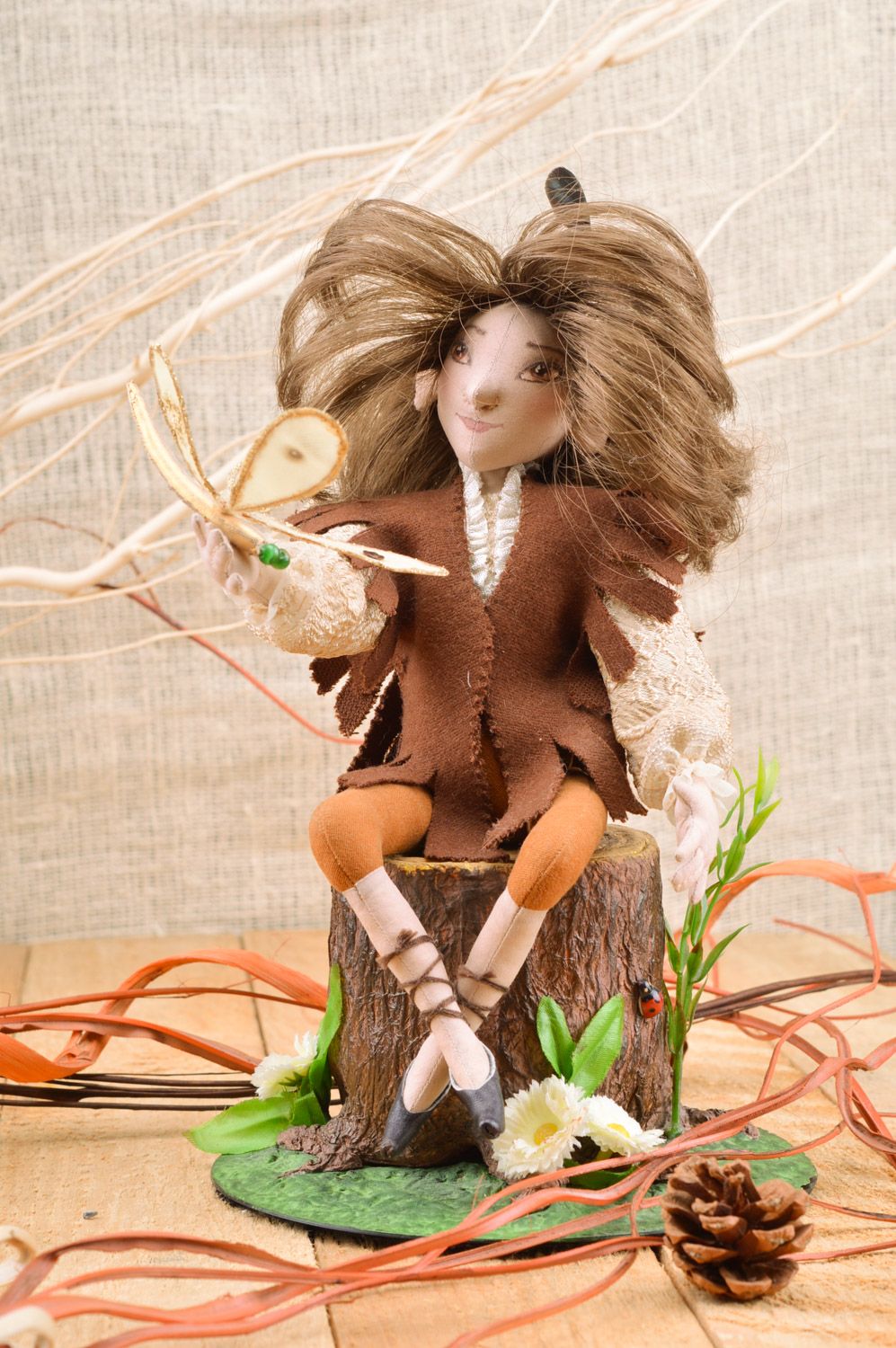 Exklusive handgemachte künstlerische Puppe aus Stoff handmade in Form vom Elfe foto 5