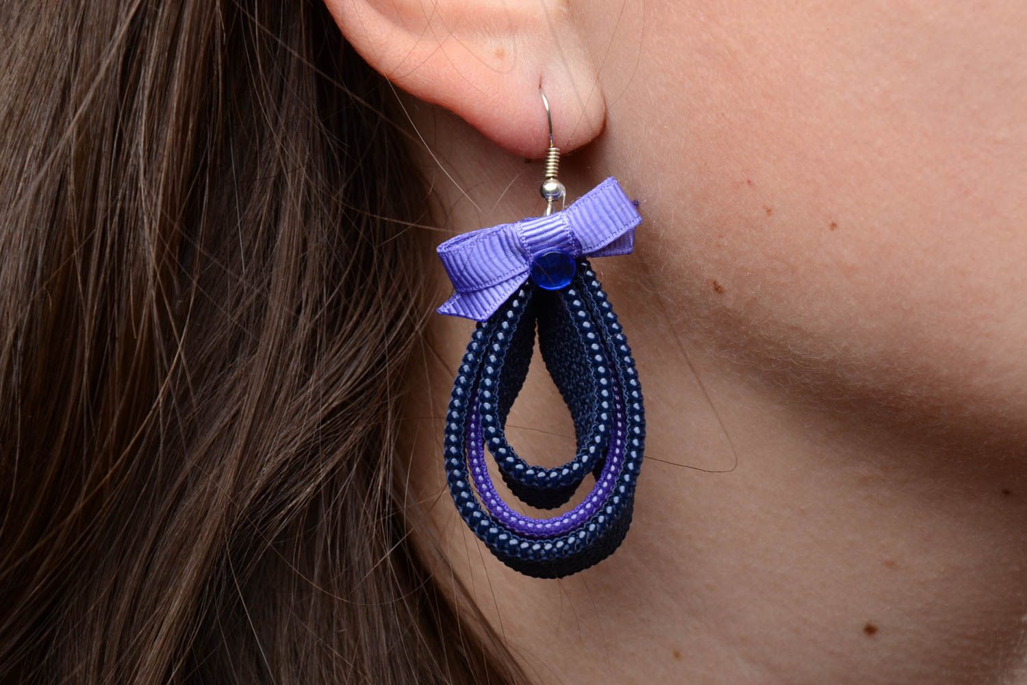 Handmade dark blue drop shaped zipper dangling earrings with small bows photo 5