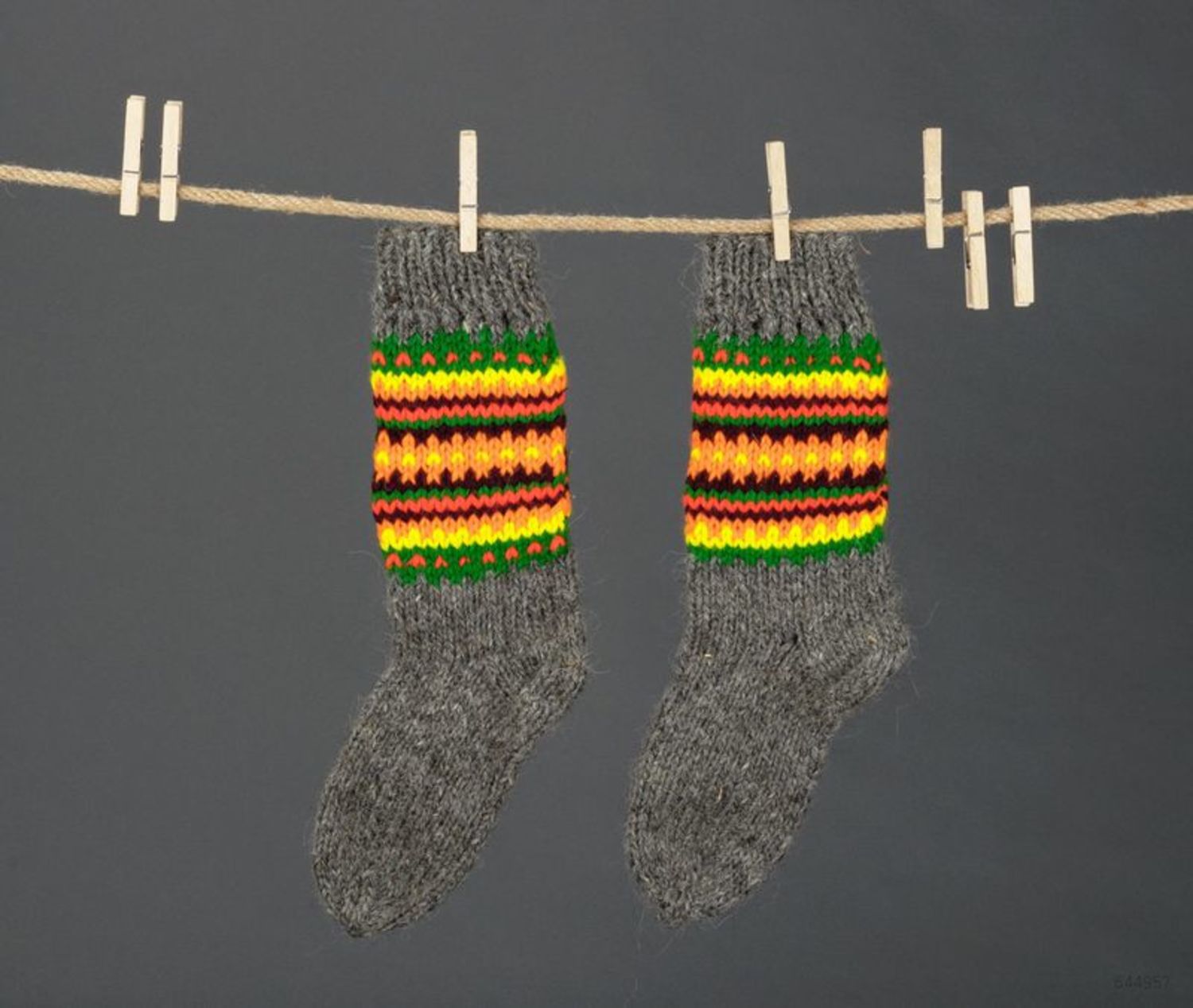 Calzini di lana per donna fatti a mano Abbigliamento da donna Calzini grigi
 foto 1