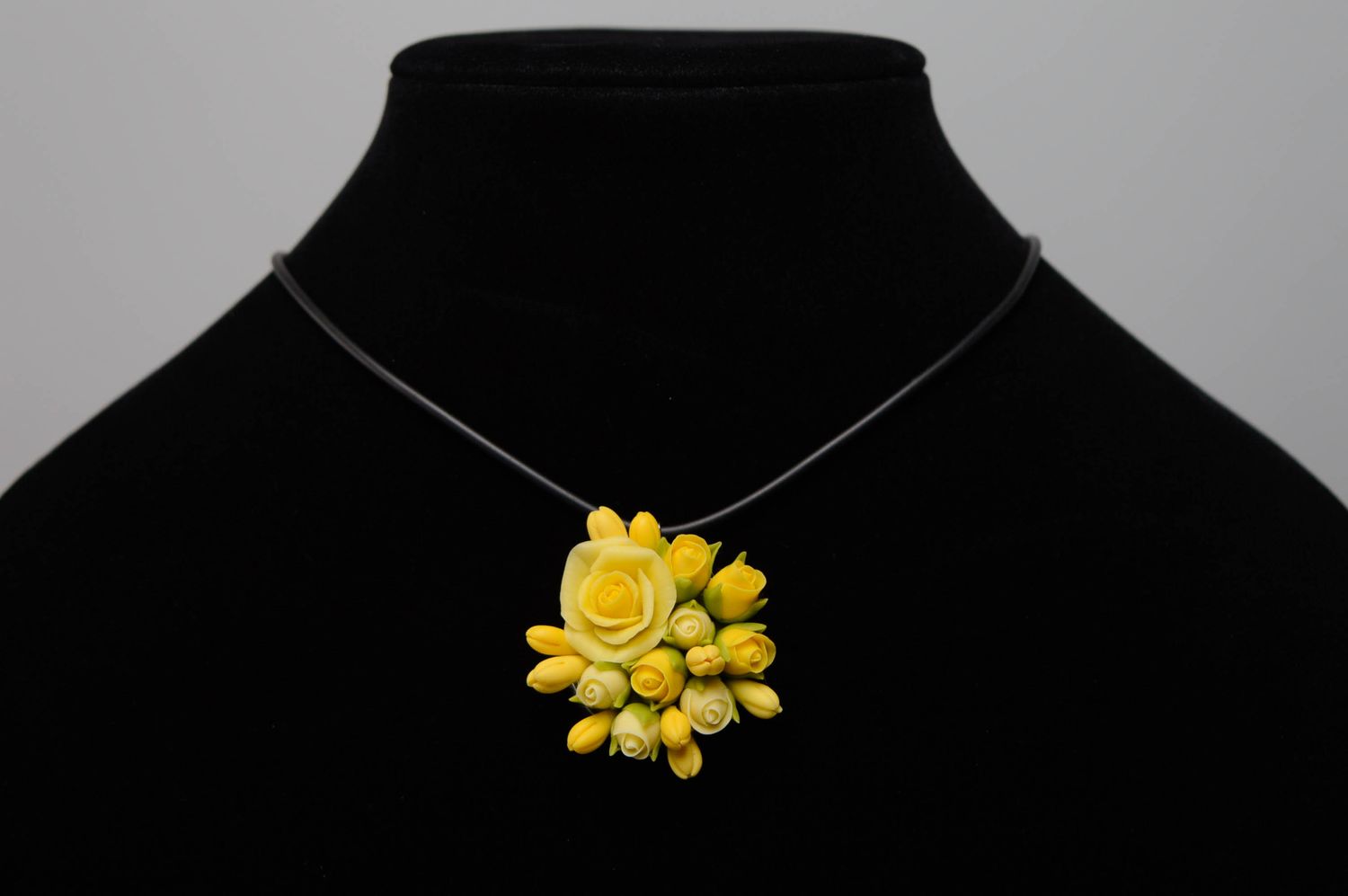 Cold porcelain pendant Yellow Roses photo 3