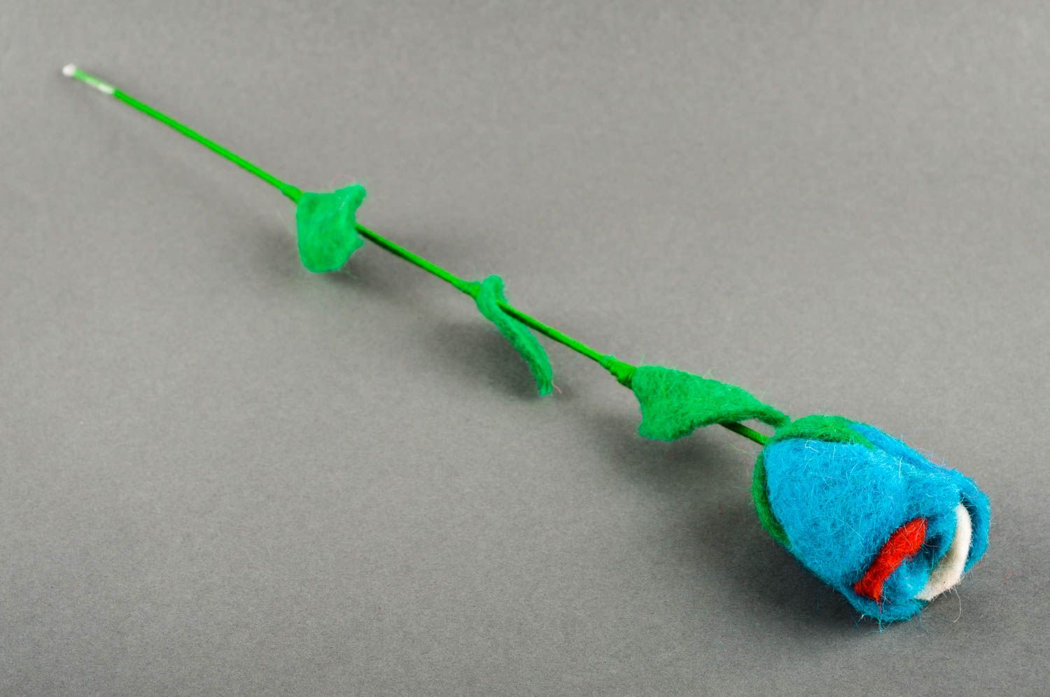 Искусственный цветок ручной работы цветок из шерсти валяный цветок голубая роза фото 1