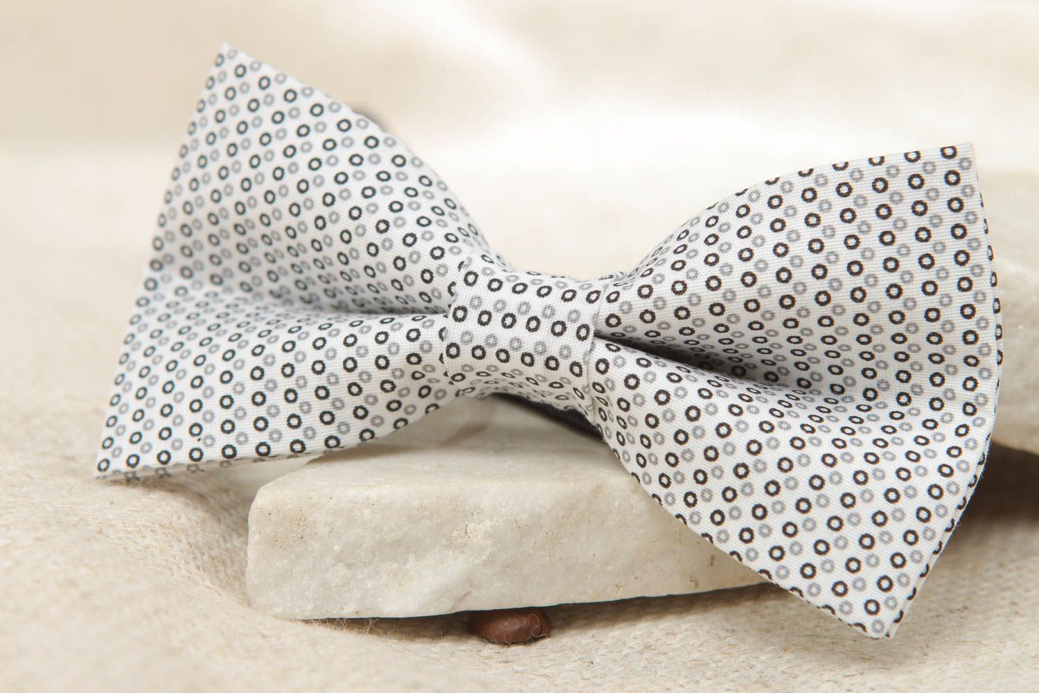 Fabric bow tie with polka dot print photo 5