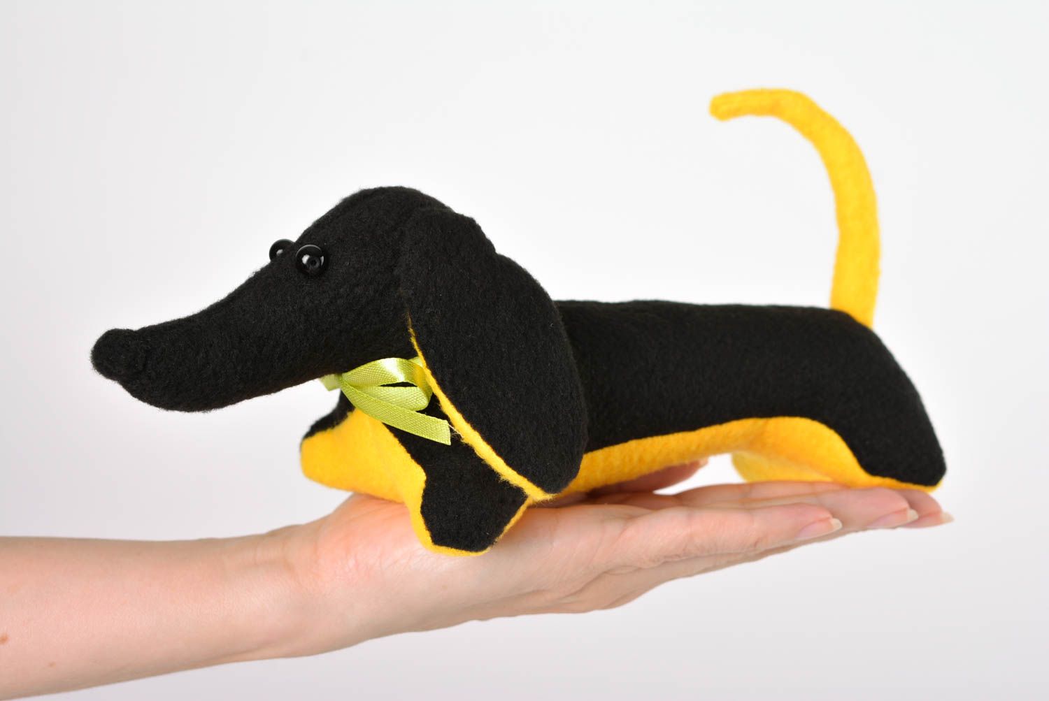 Peluche chien Jouet fait main petit noir-jaune teckel mignon Cadeau pour enfant photo 3