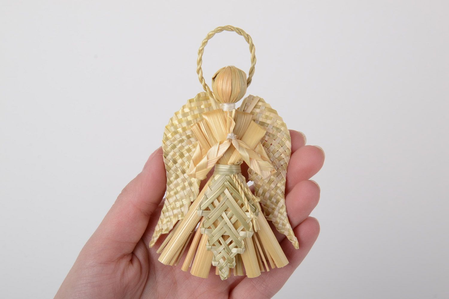 Small handmade wall hanging figurine of guardian angel woven of natural straw photo 5